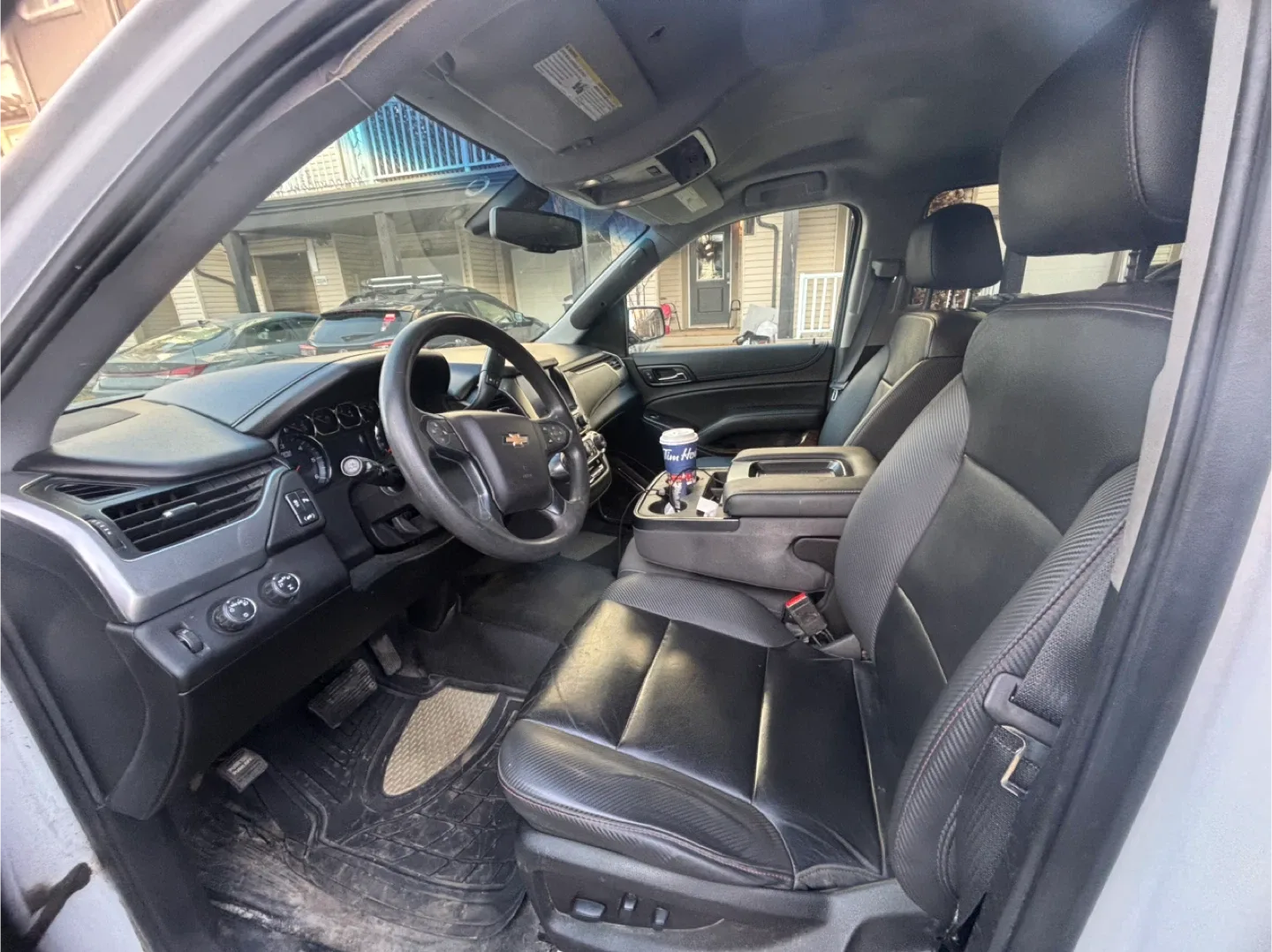 White Chevrolet Tahoe SUV 2019 image indicator(8)