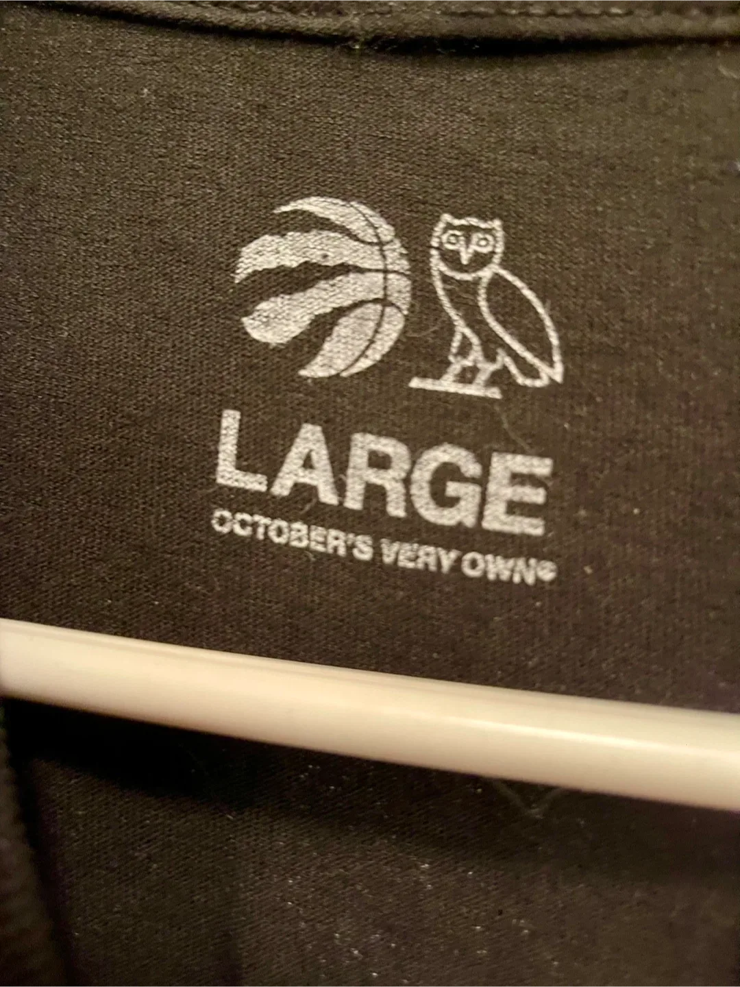 #cleanout OVO Toronto Raptors Long Sleeve Shirt - Size Large image indicator(2)