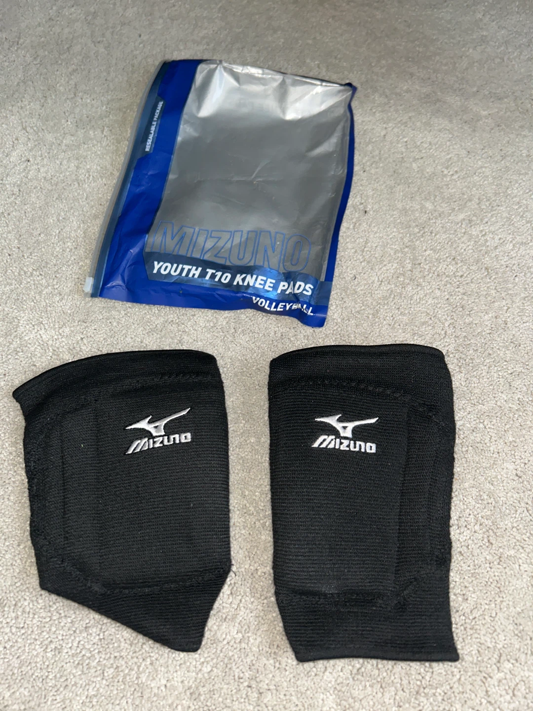 Mizuno Youth T10 Volleyball Knee Pads - Slightly used