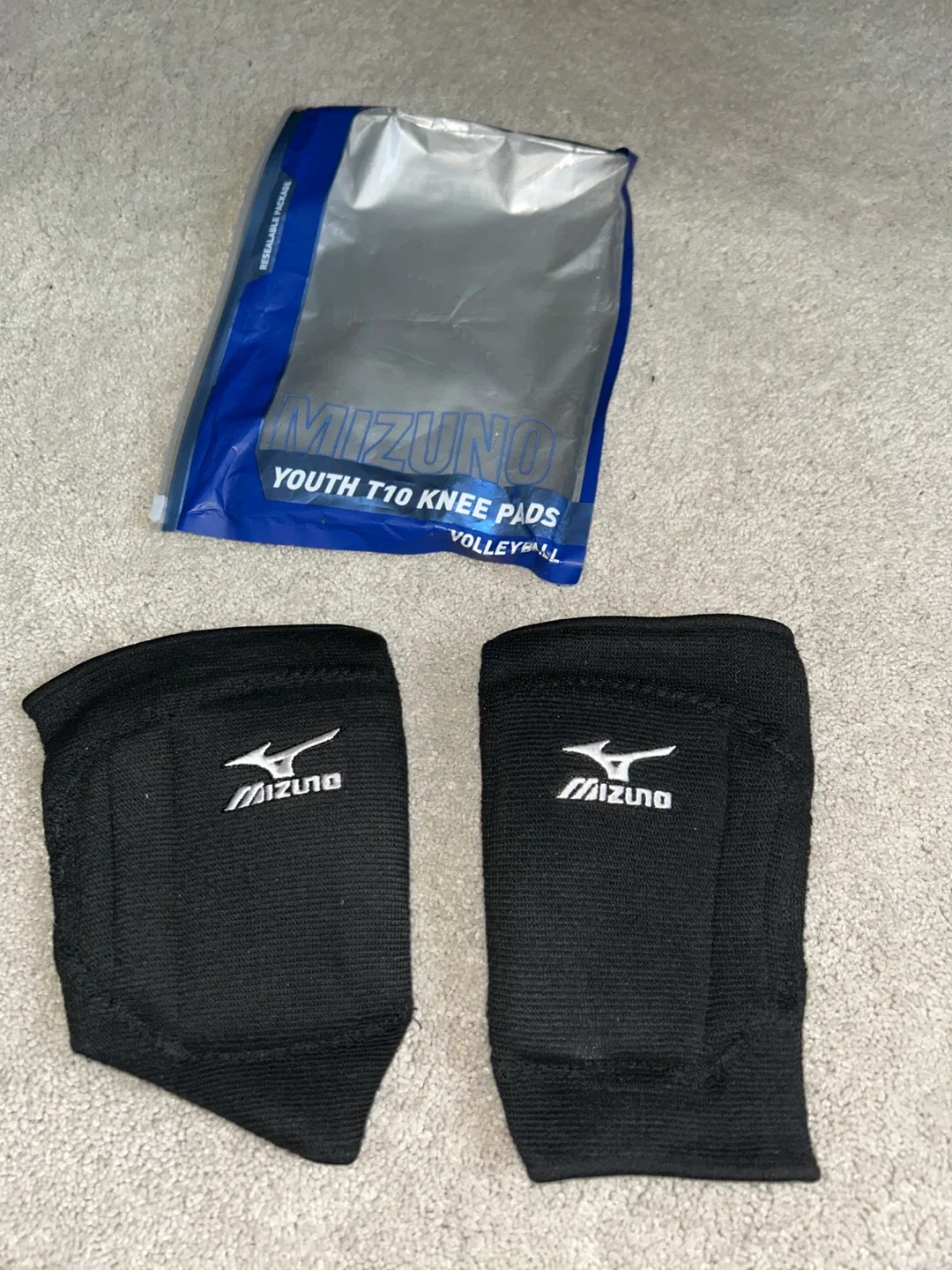 Mizuno Youth T10 Volleyball Knee Pads - Slightly used