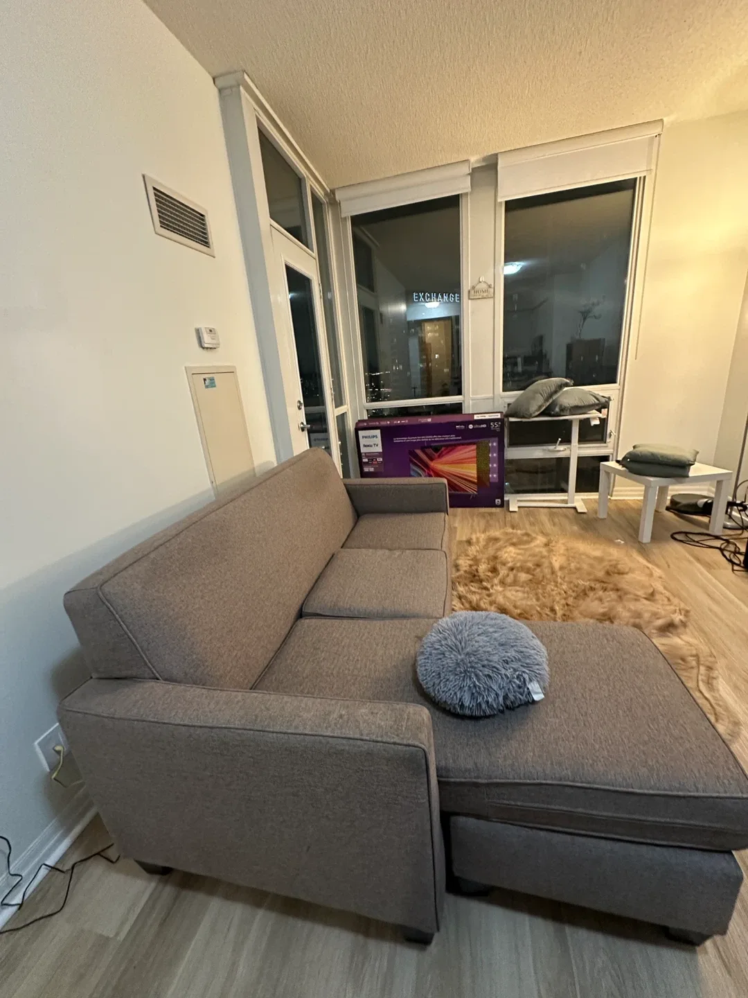 Sectional Sofa with Ottoman image indicator(2)