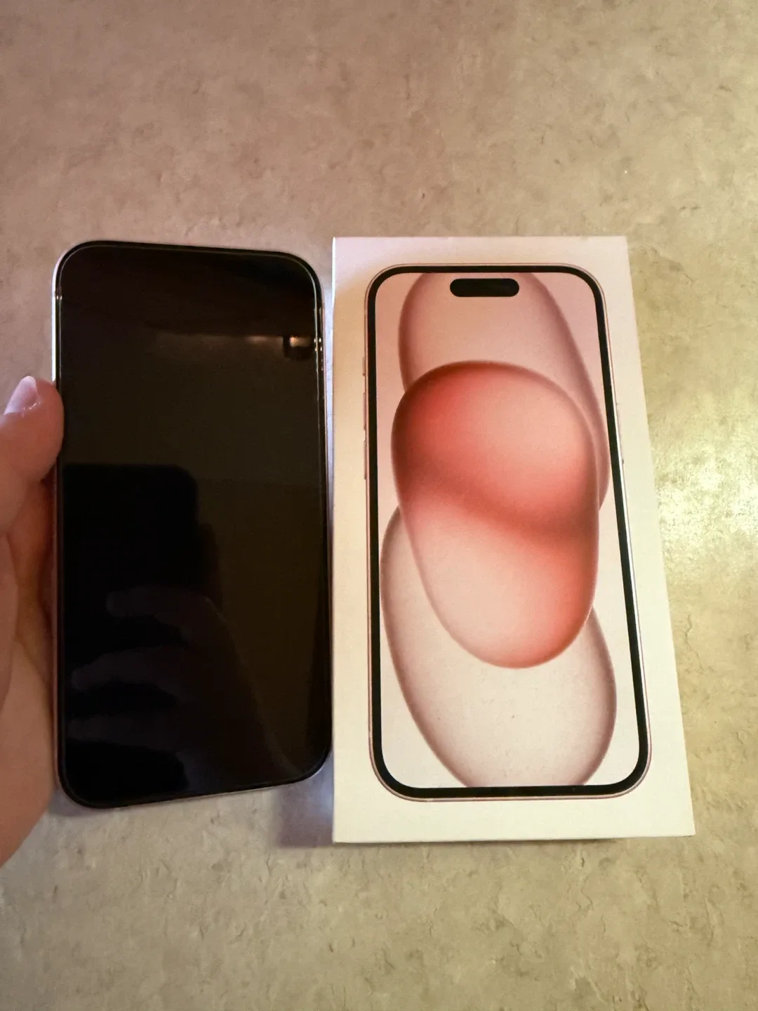 iPhone 15 Pink - Like New image indicator(3)