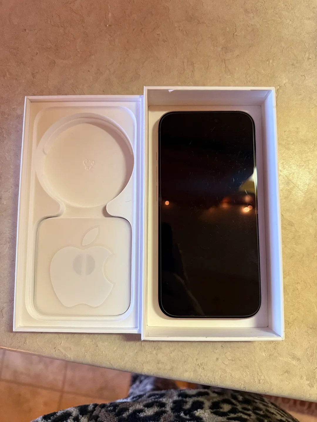 iPhone 15 Pink - Like New image indicator(8)