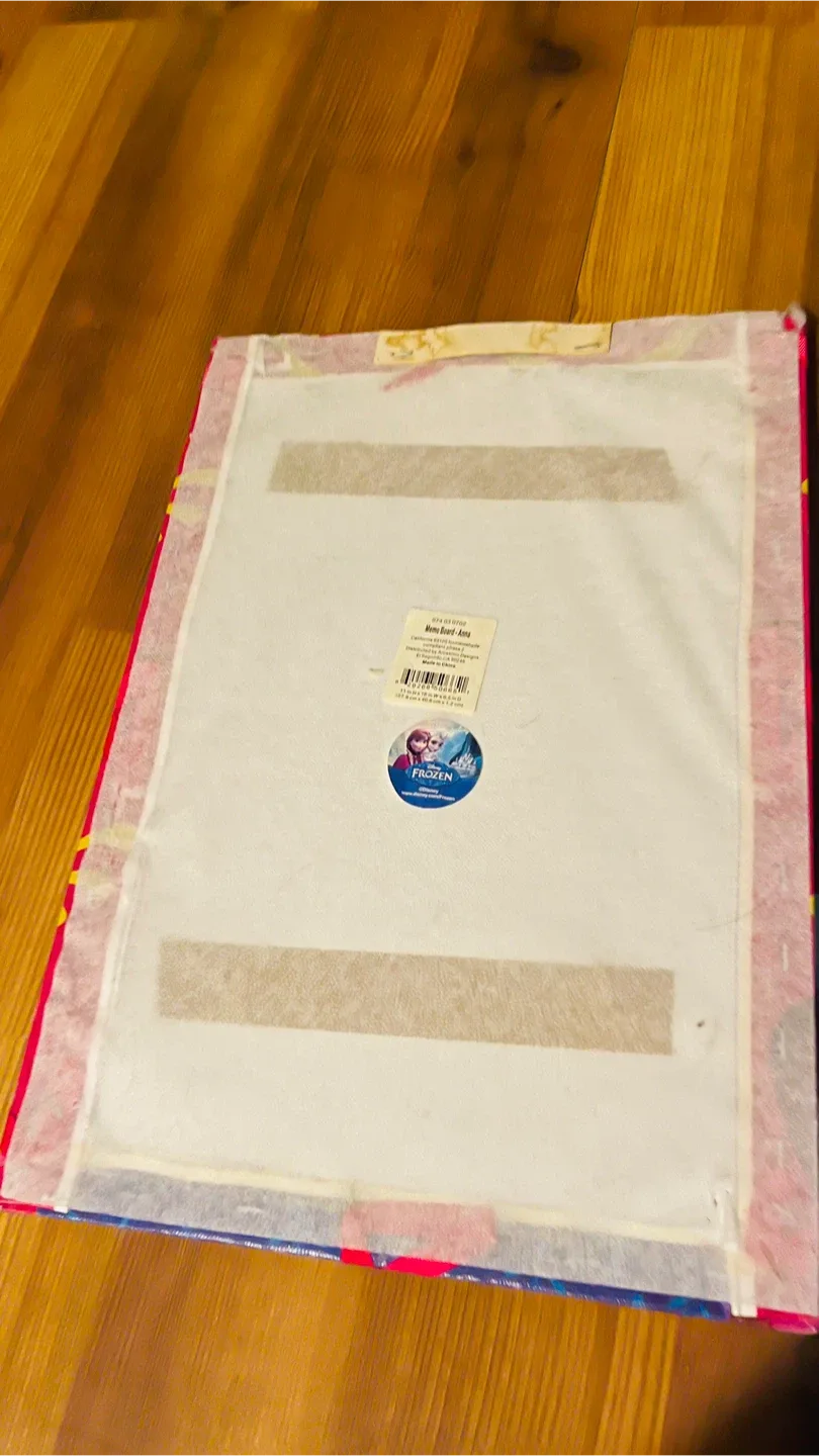 Disney Frozen Anna & Elsa Memo Board image indicator(4)