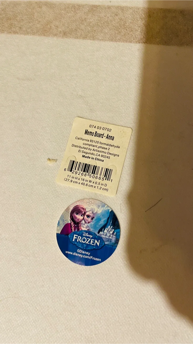 Disney Frozen Anna & Elsa Memo Board image indicator(6)