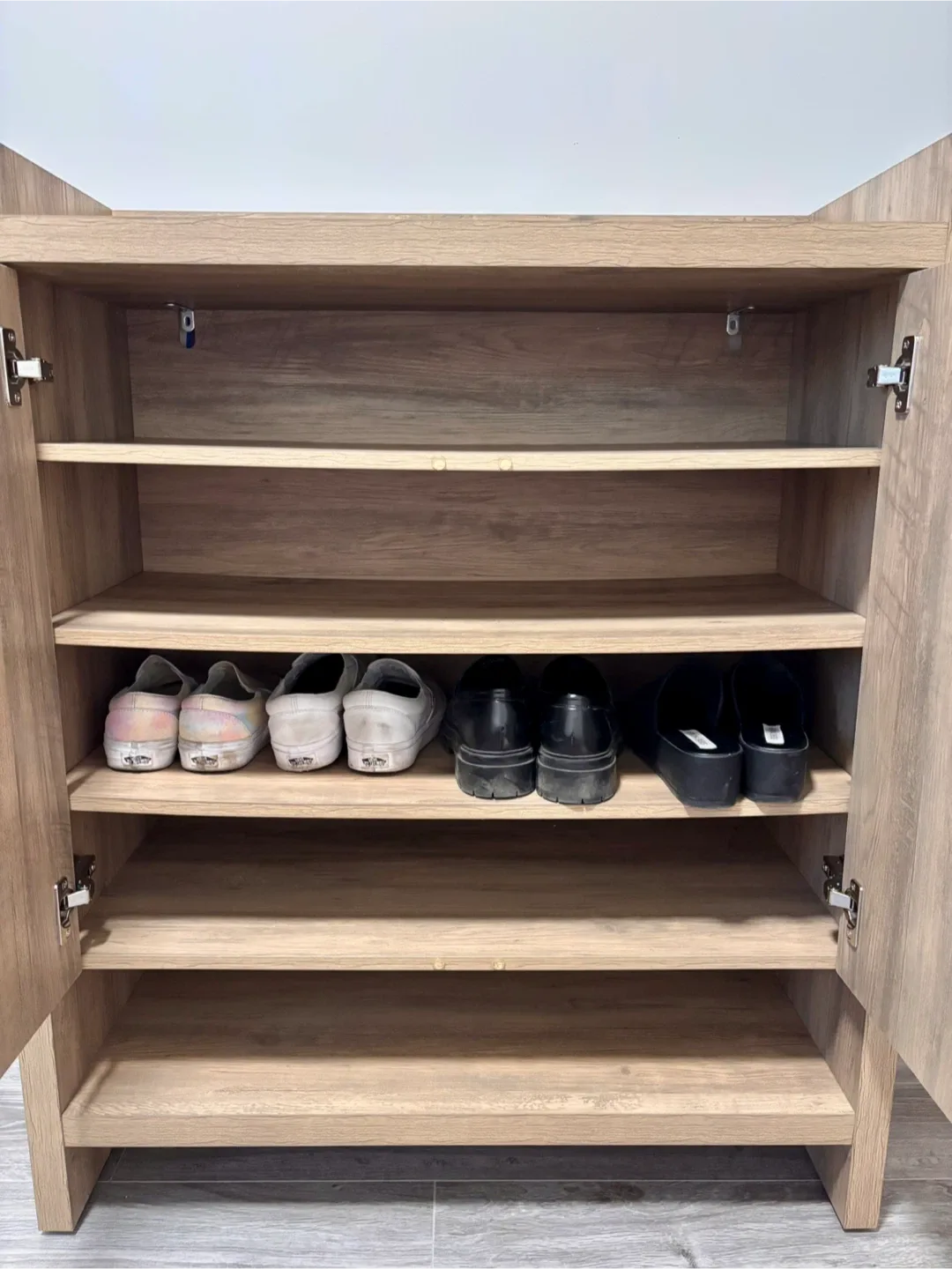 Shoe Storage/ Shelving image indicator(2)