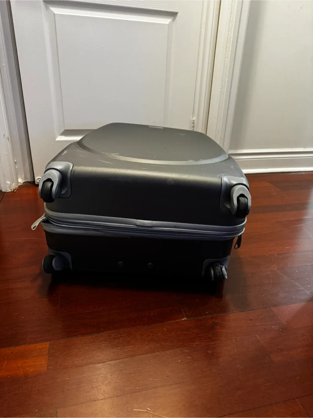 SAC active Carry-on Suitcase image indicator(3)