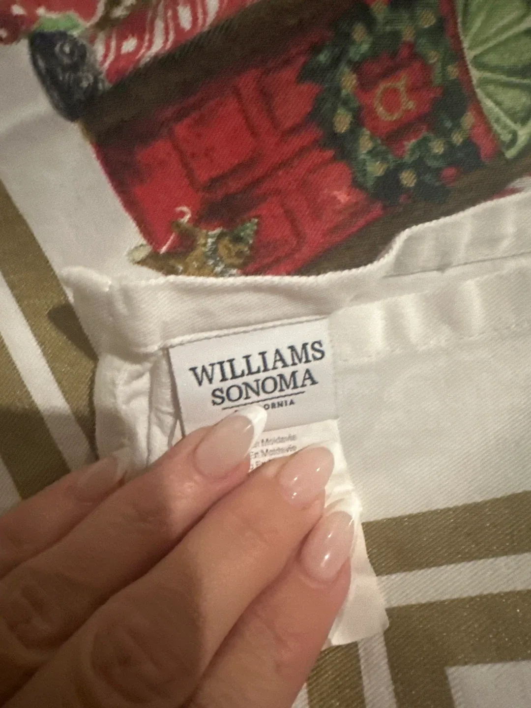 Williams Sonoma Christmas Tablecloth image indicator(2)