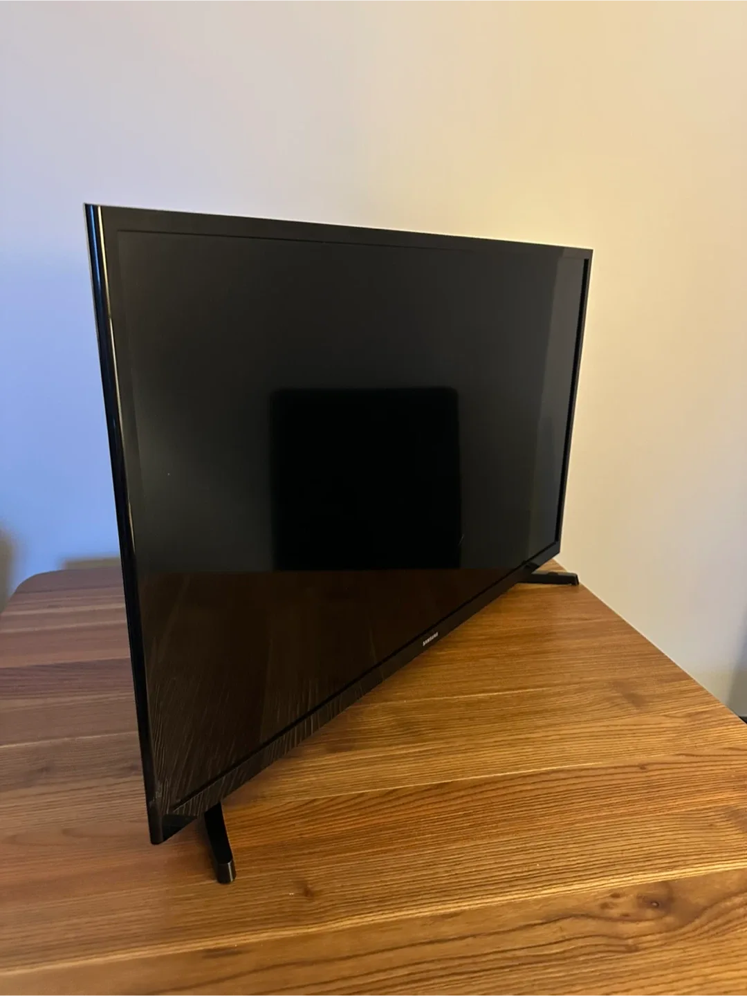 Samsung TV with Remote