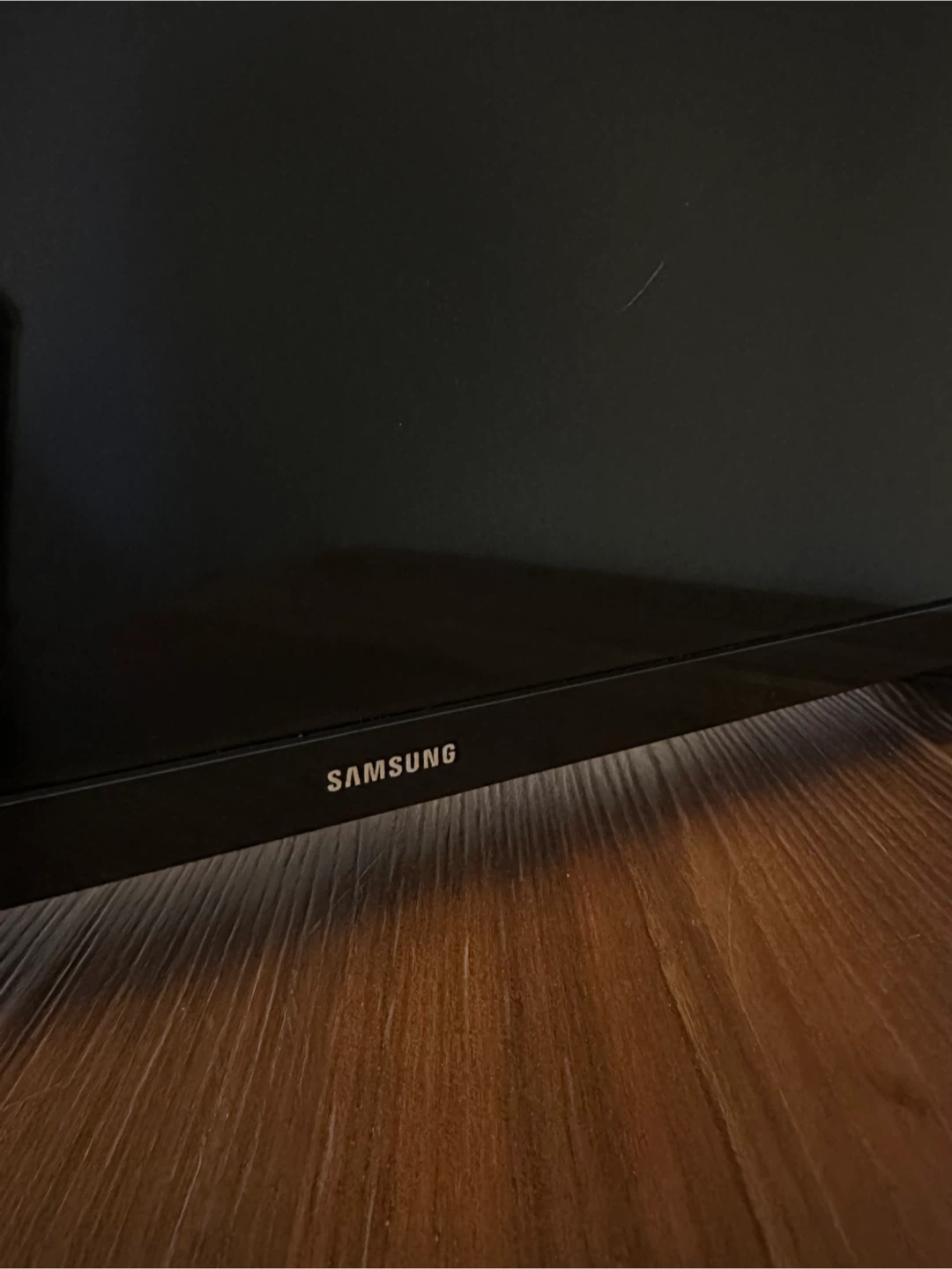 Samsung TV with Remote - photo 3