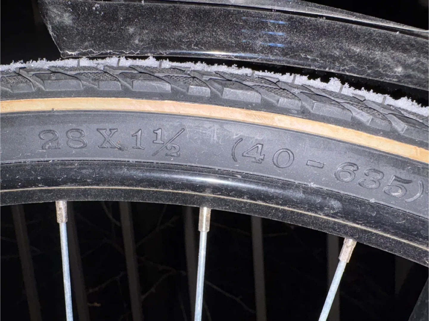 Adult Black Bicycle - 28 x 1 1/2 image indicator(2)