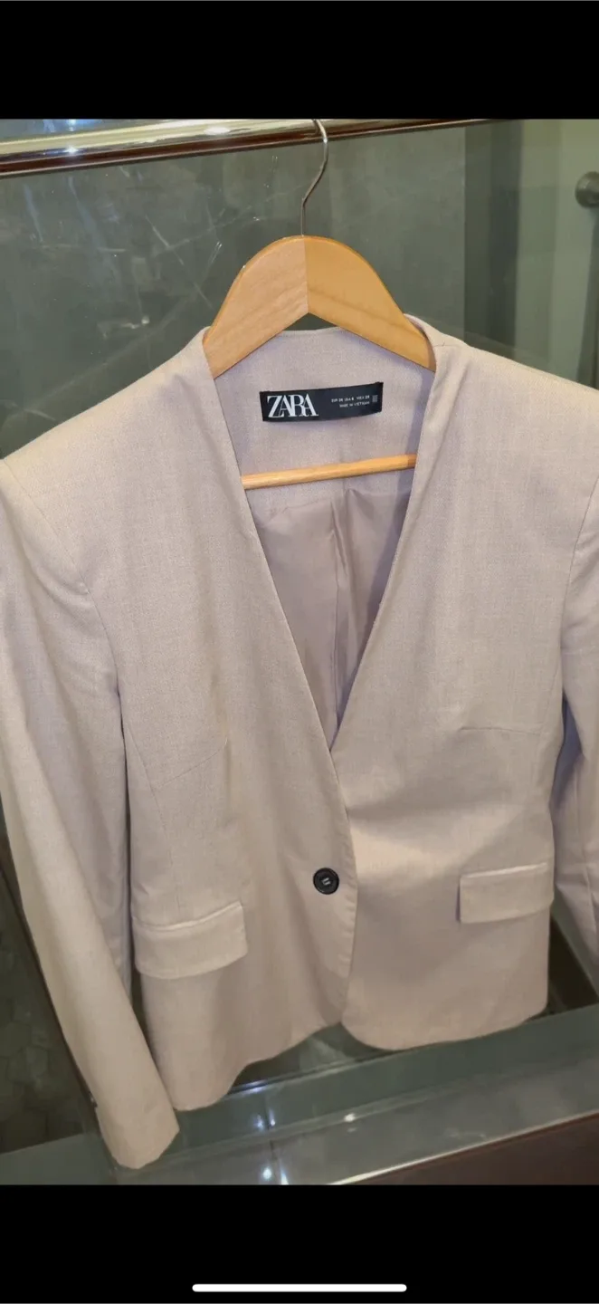 Zara Beige Blazer - Size USA 6