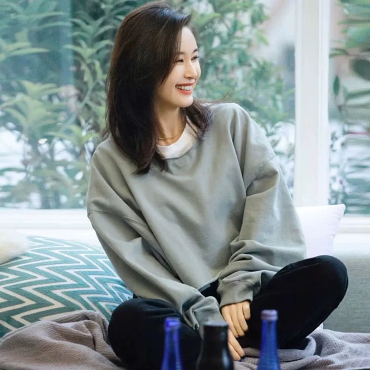 New Cropped Sweatshirt - Sage Green image indicator(4)