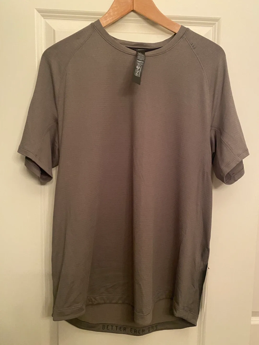 Lululemon License to Train Short Sleeve - Size L #cleanout