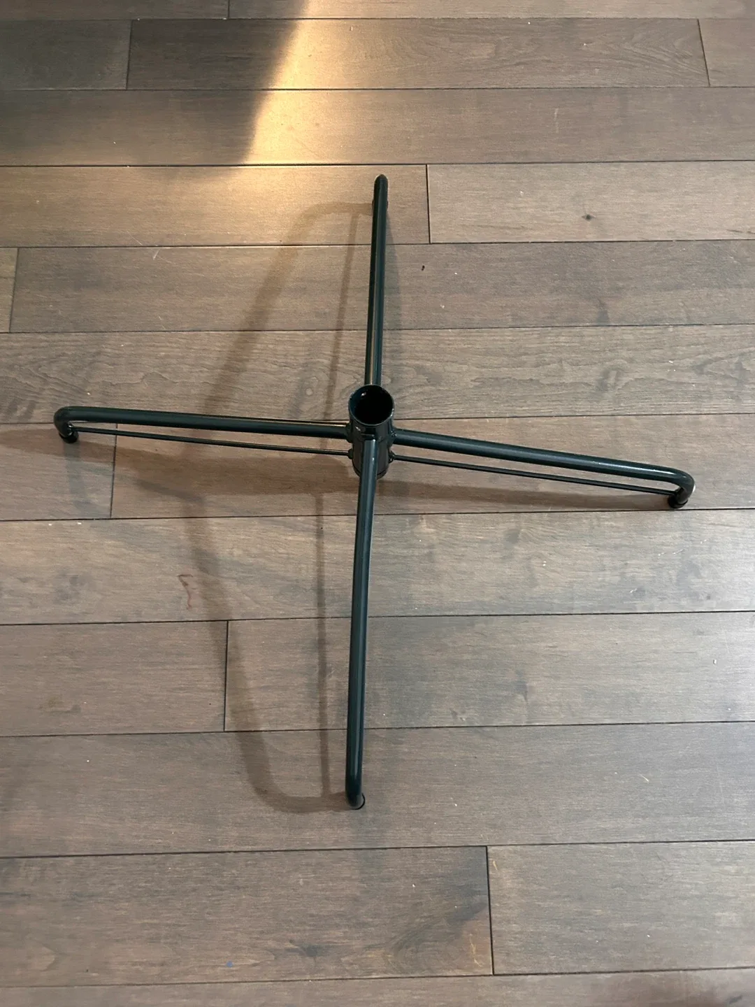 Christmas Tree Stand - Green, 22 inches image indicator(4)