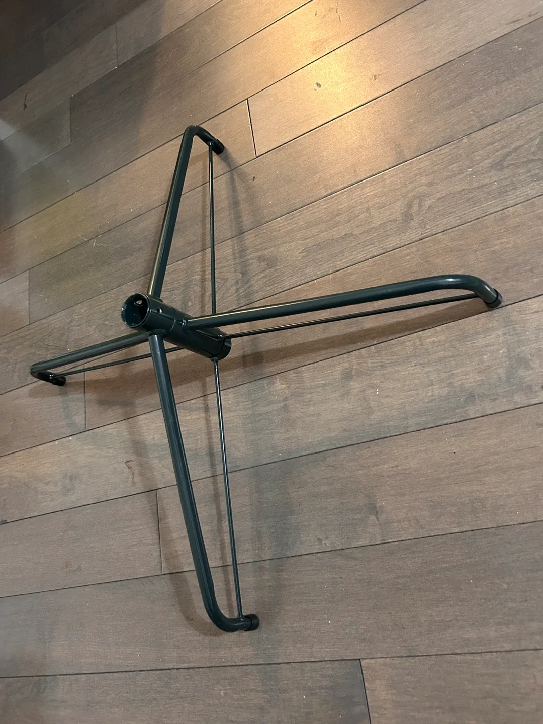 Christmas Tree Stand - Green, 22 inches