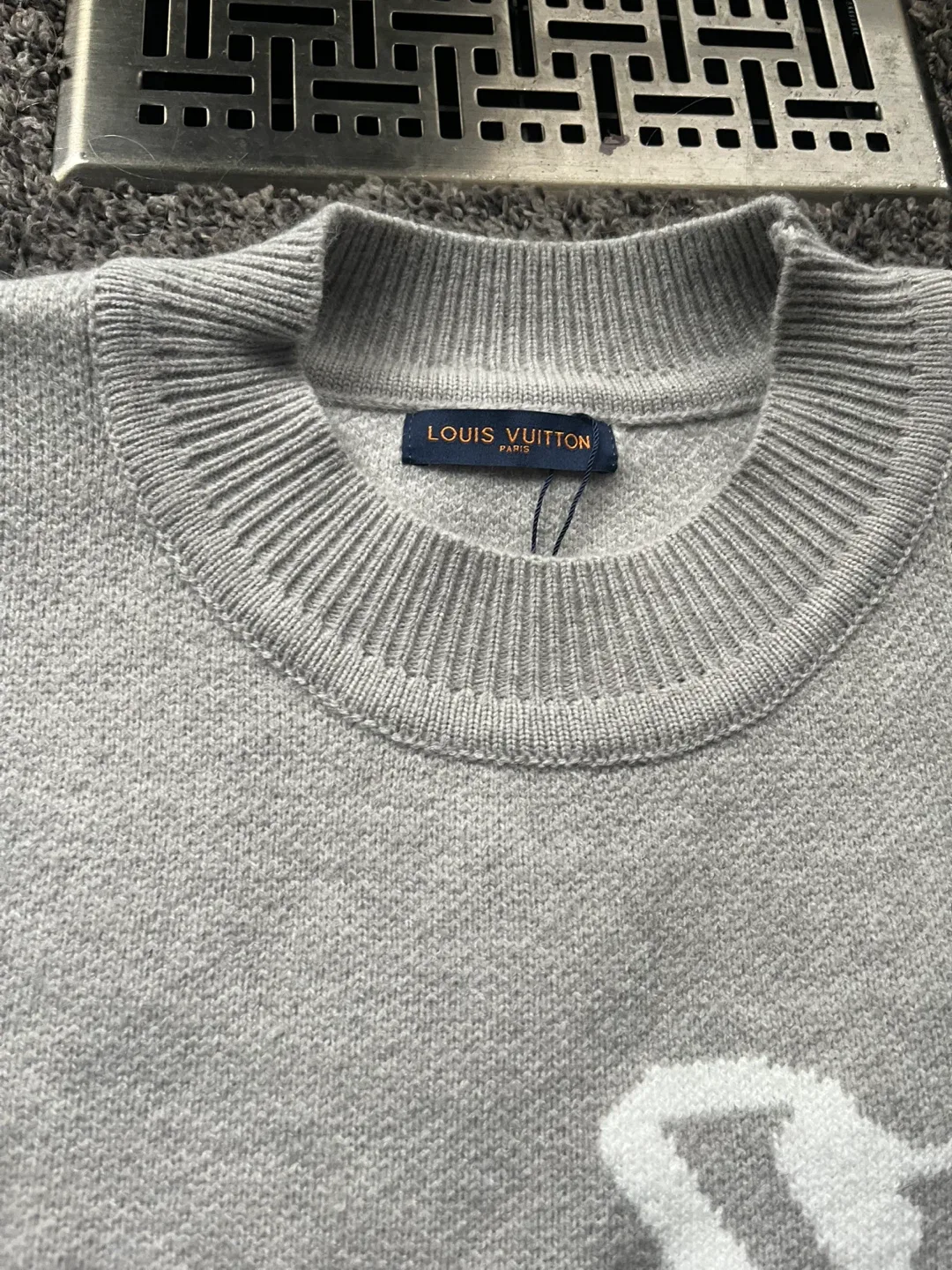 Louis Vuitton Grey Wool Sweater image indicator(2)