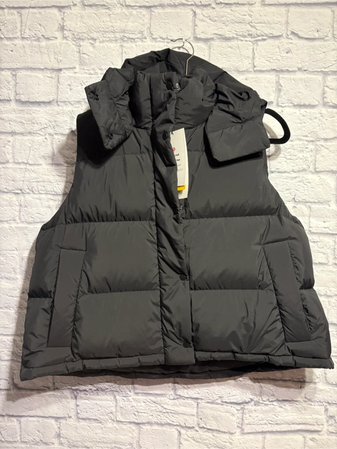 New Lululemon Wunder Puff Cropped Vest - Size 14 image indicator(3)