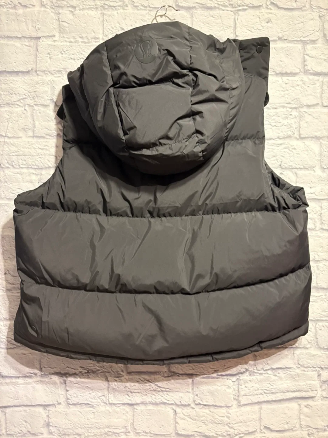 New Lululemon Wunder Puff Cropped Vest - Size 14 image indicator(8)