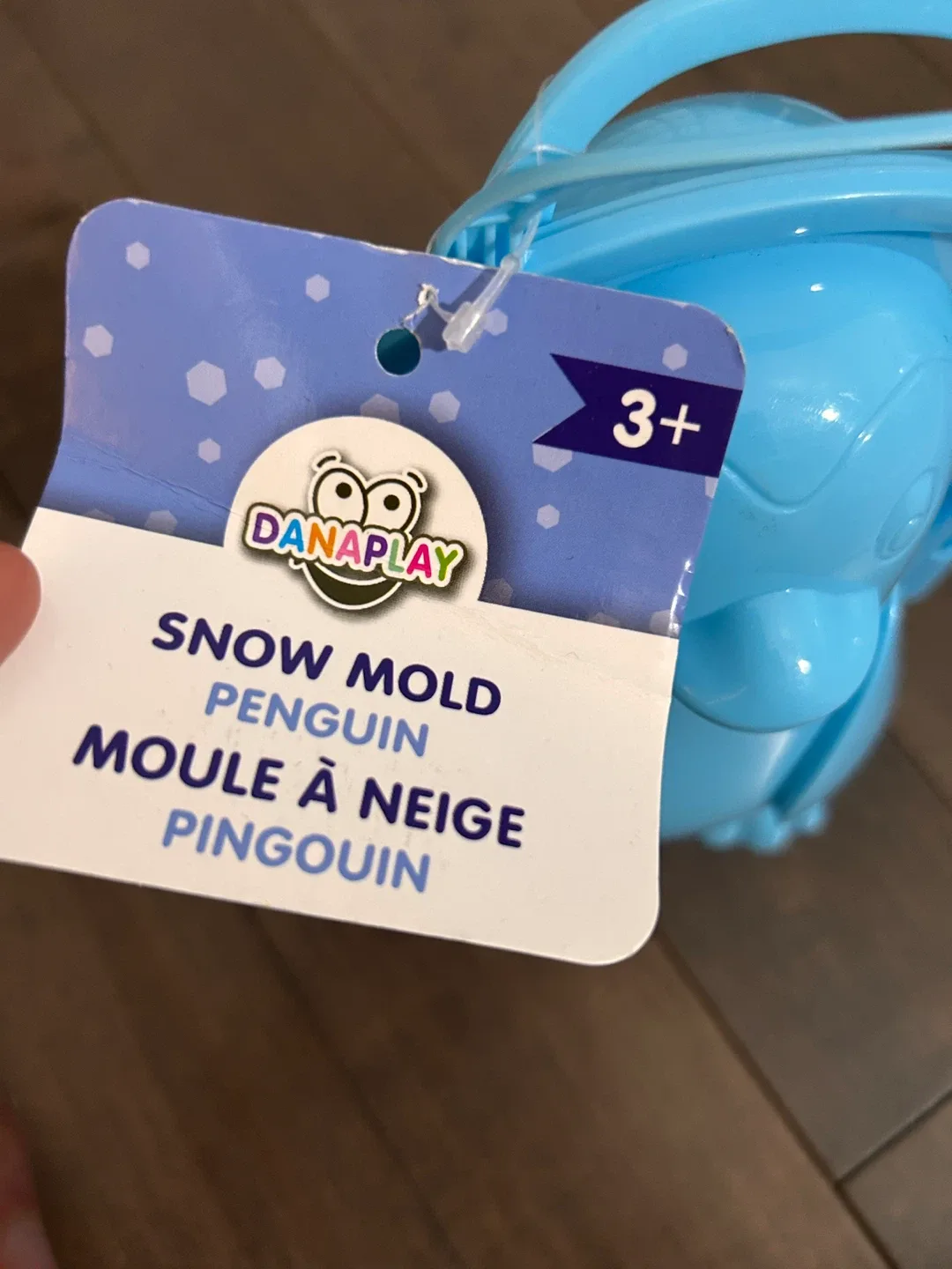 New DanaPlay Penguin Snow Mold - Ages 3+ image indicator(4)