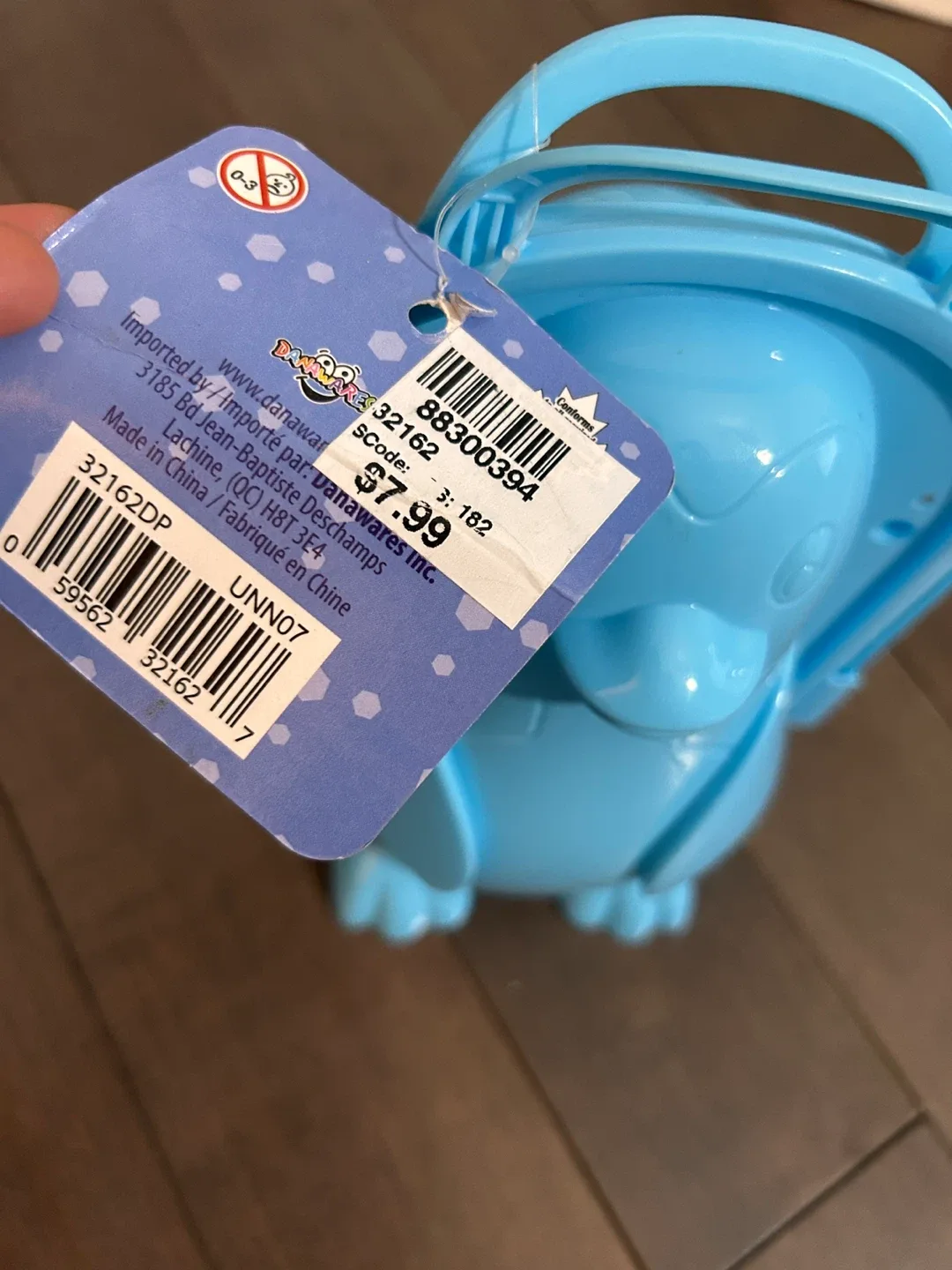 New DanaPlay Penguin Snow Mold - Ages 3+ image indicator(3)