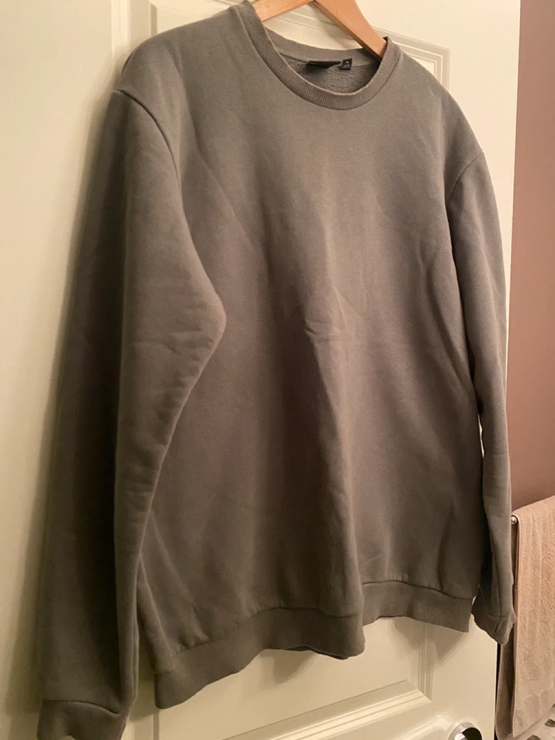 Only & Sons Olive Green Crewneck SweatshirtSize XL #cleanout