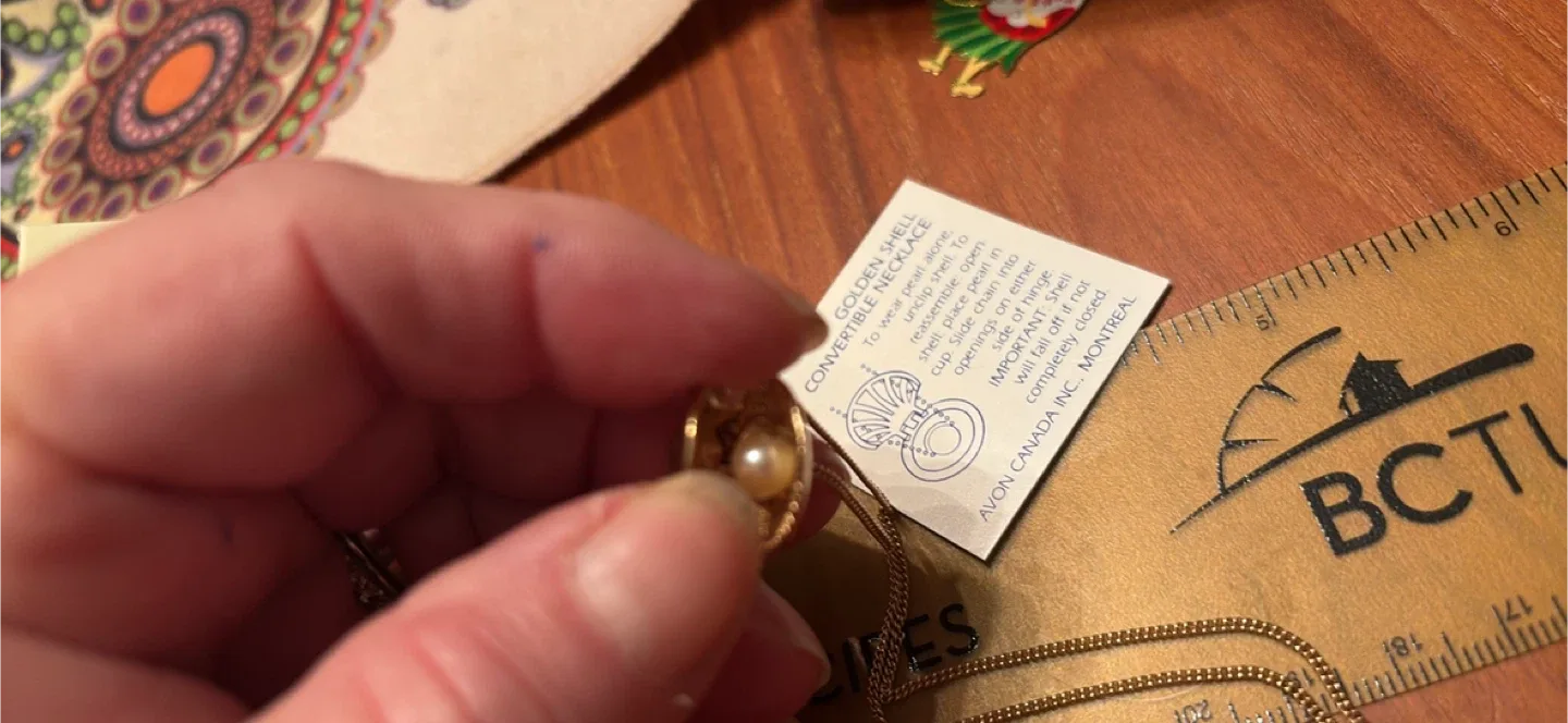 Retro Avon Golden Shell Convertible Necklace image indicator(4)