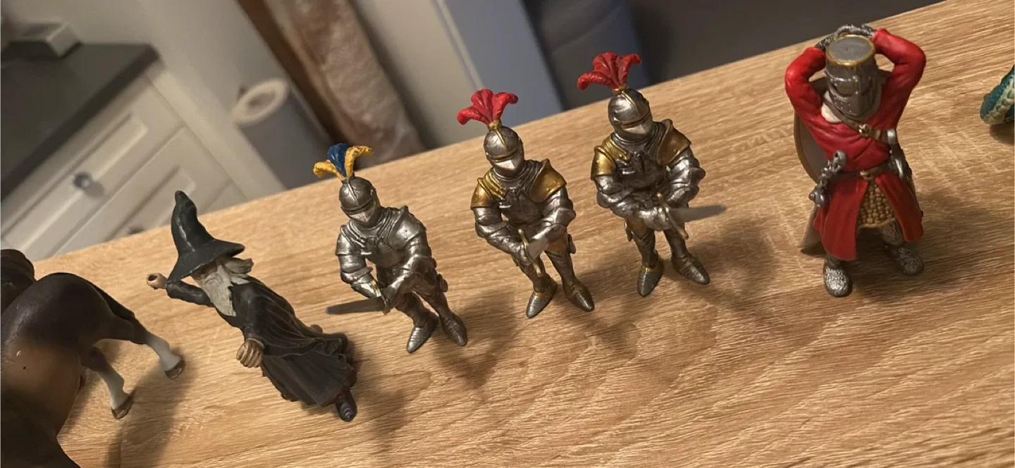 Schleich Figures Lot image indicator(5)