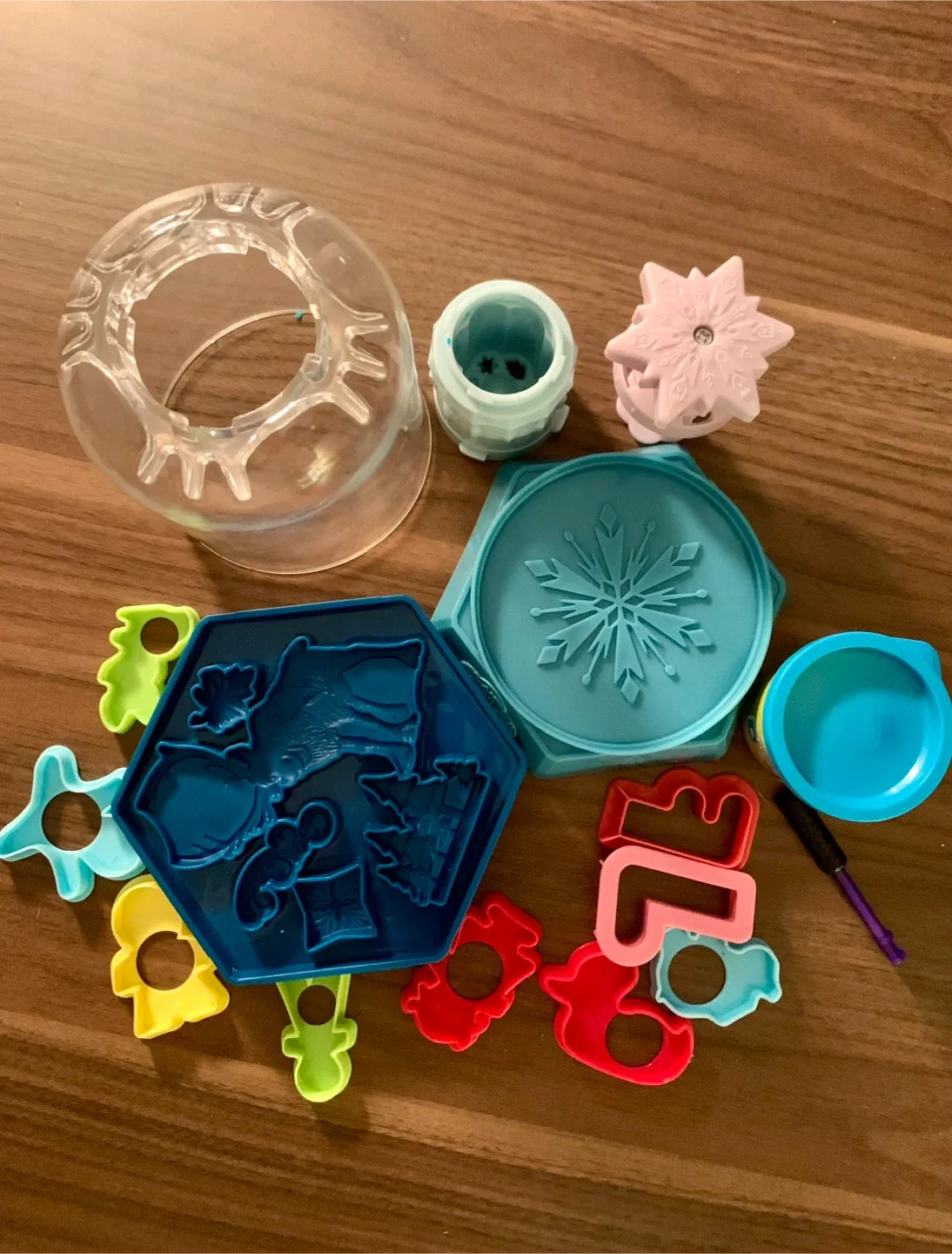 Play-Doh Disney Frozen Snowflake Maker