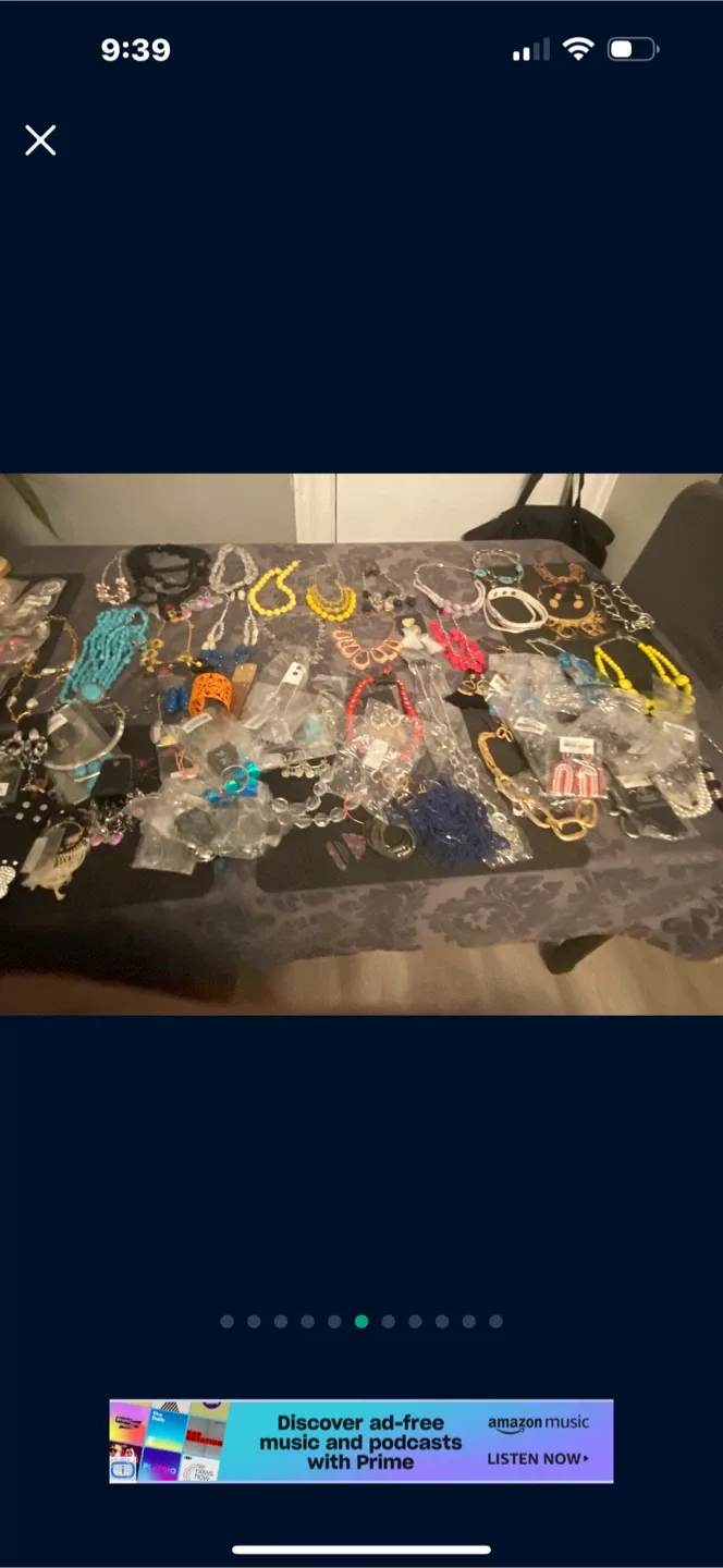 Paparazzi Jewelry Lot - Necklaces, Bracelets, Earrings image indicator(2)