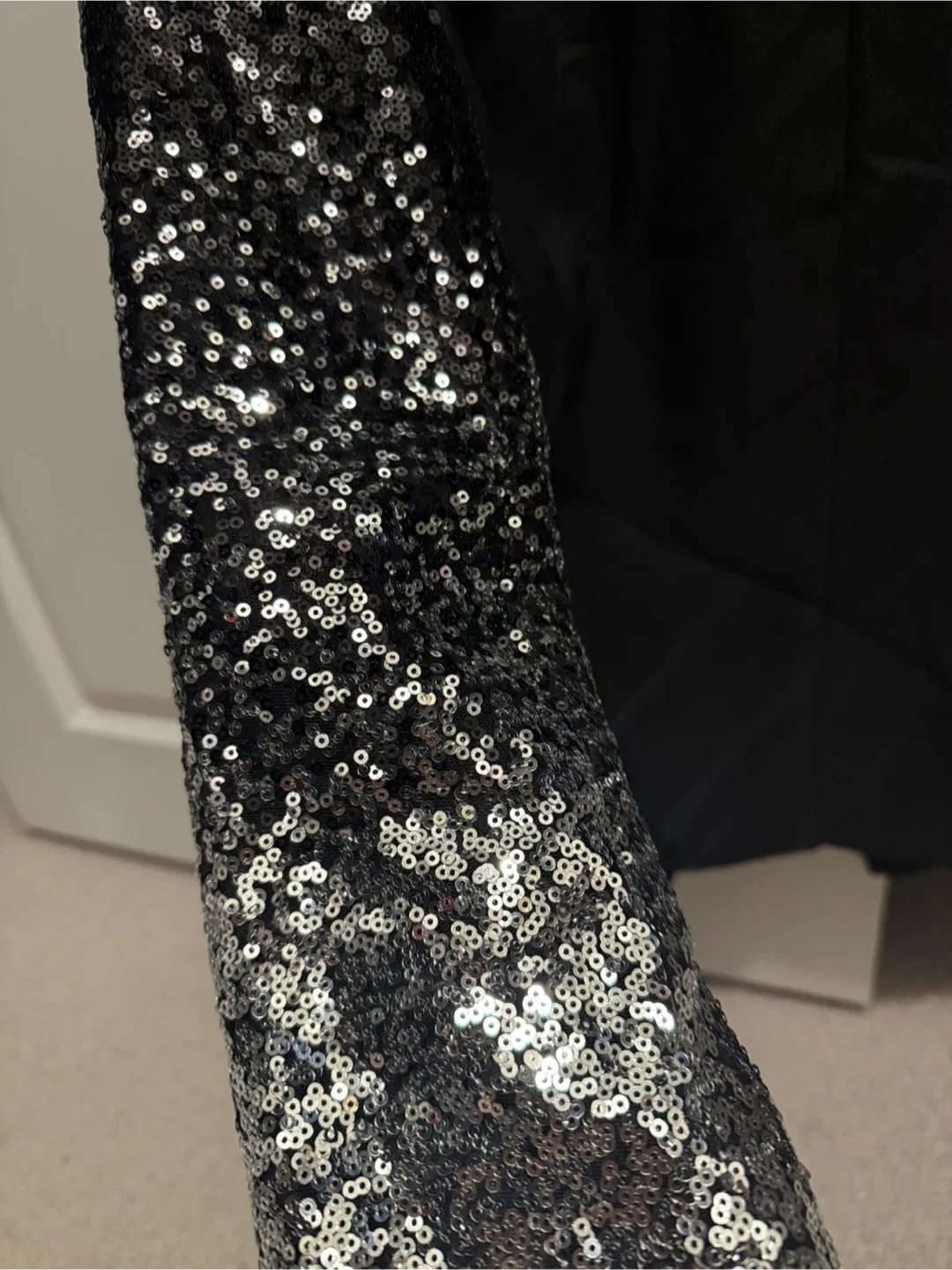 FANCYTOURE Sequin Sleeve Blazer image indicator(3)