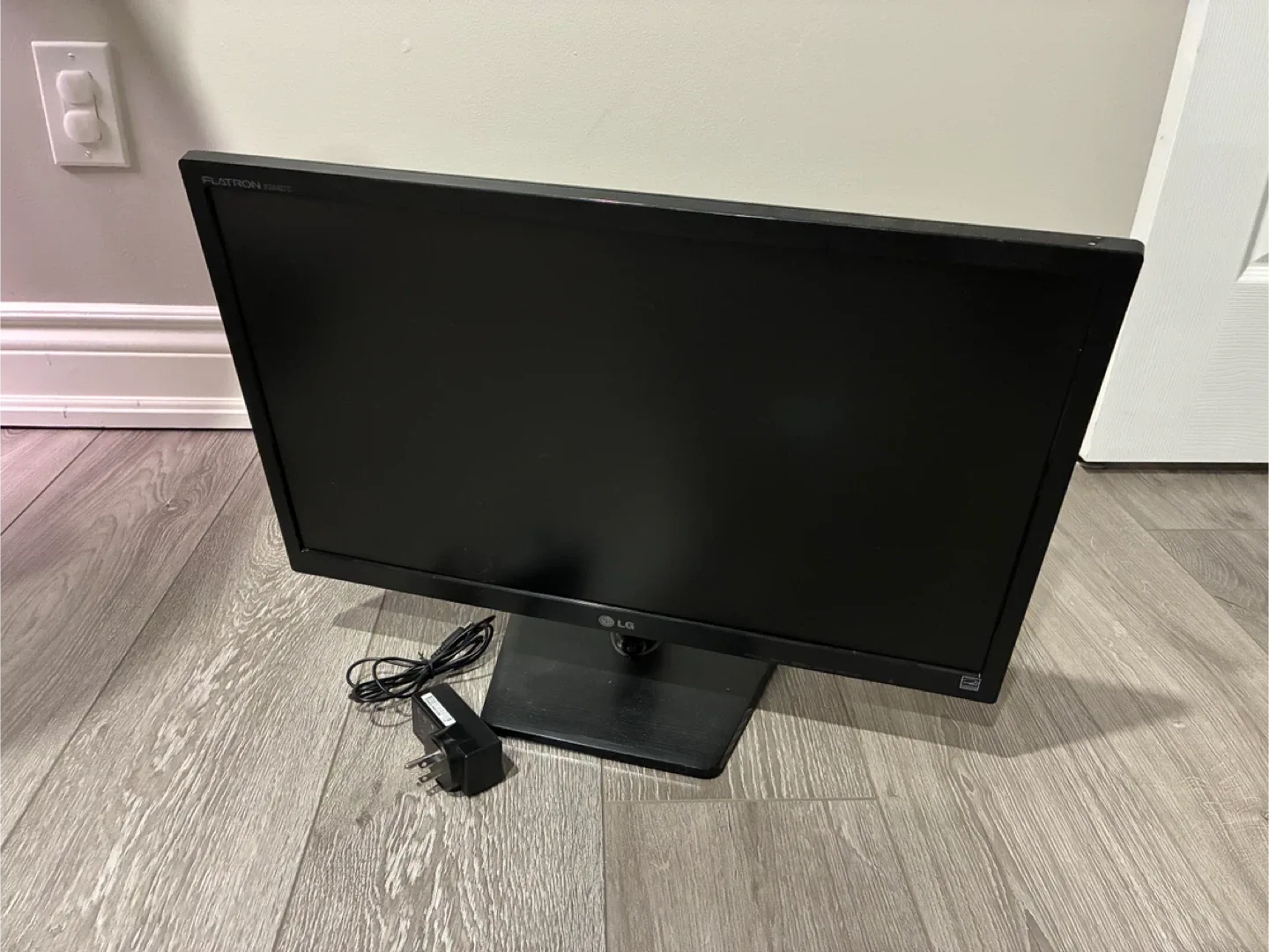 LG Flatron E2442TC-BN 24" Monitor