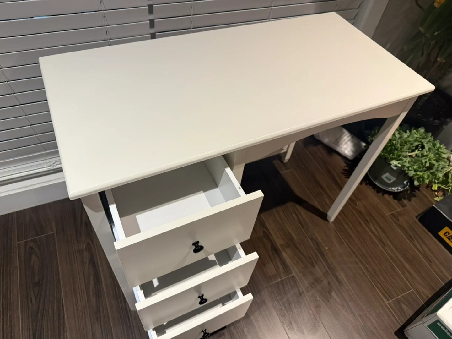 Vanity / Study Desk with 3 Drawers image indicator(4)