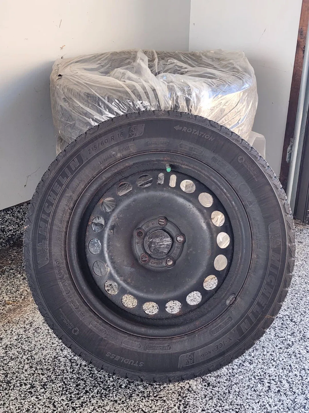 Michelin X-Ice Snow Tires ON RIMS image indicator(2)