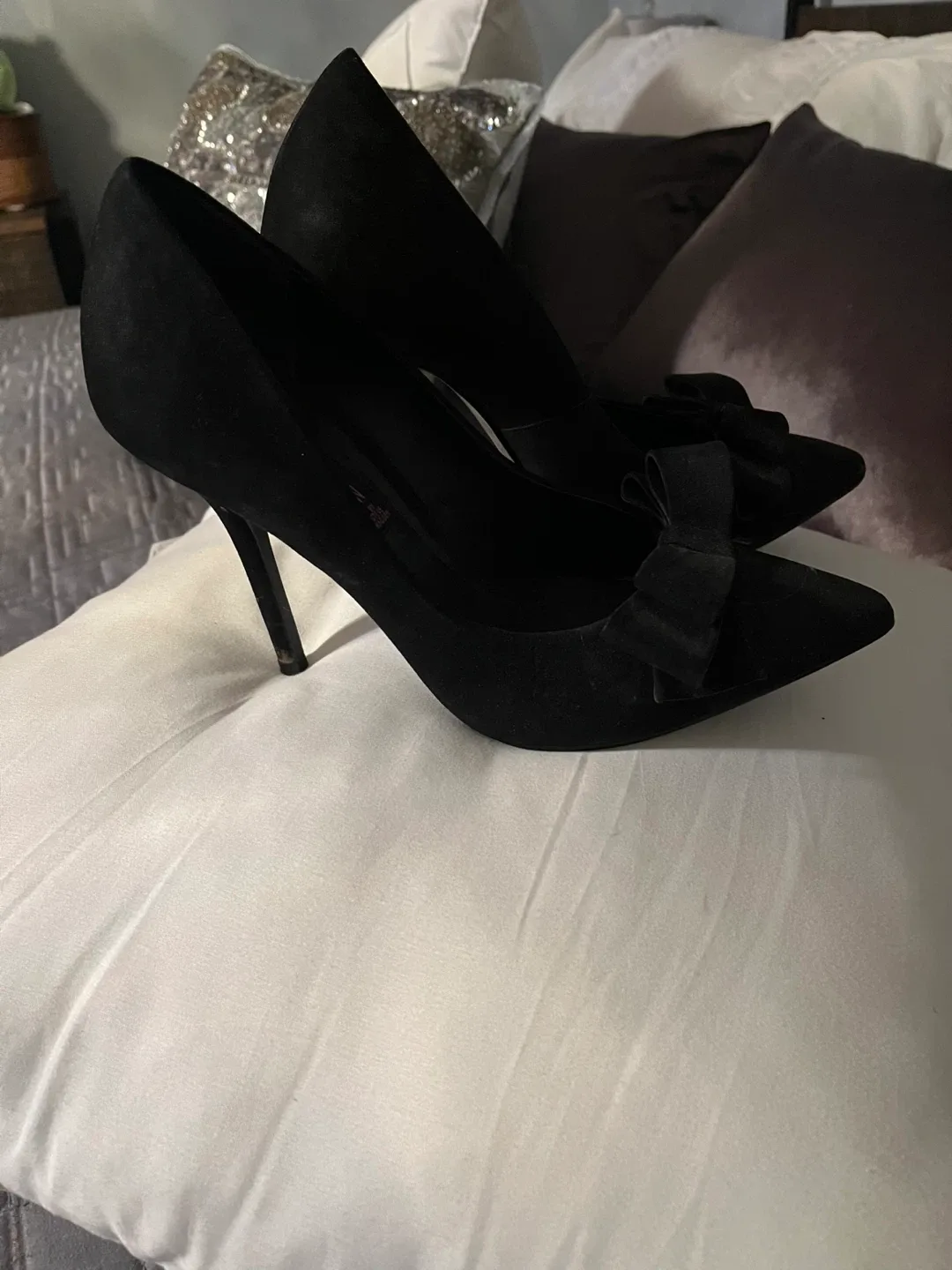 Steven Madden Black Suede heels size 9 image indicator(3)