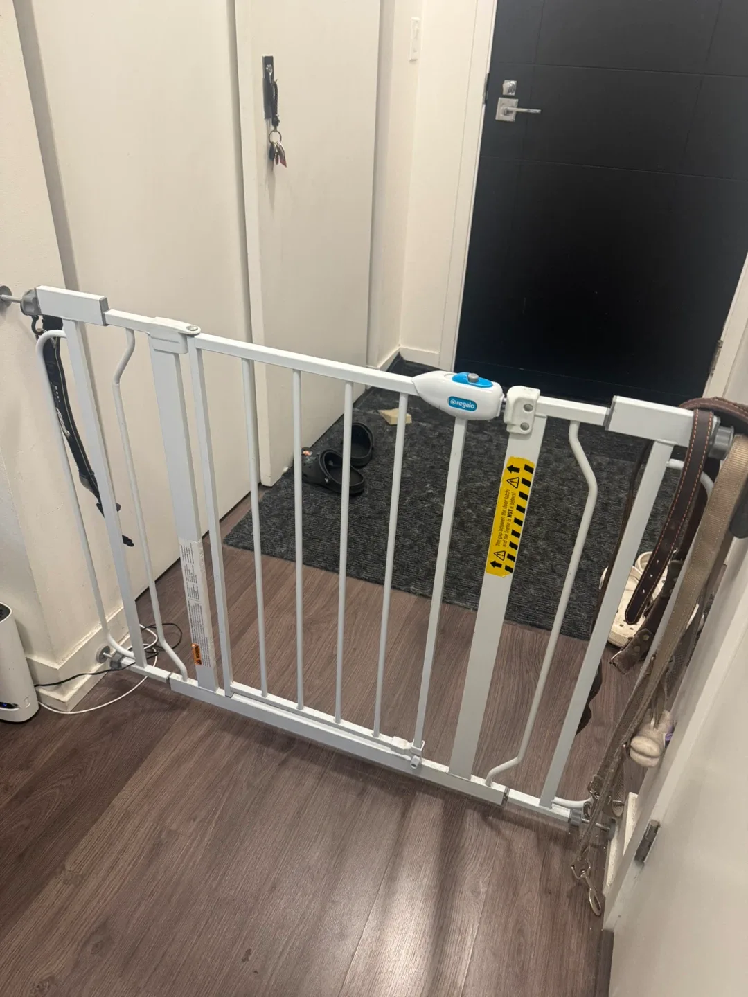 Regalo Easy Step Baby / Pet Gate - White image indicator(2)