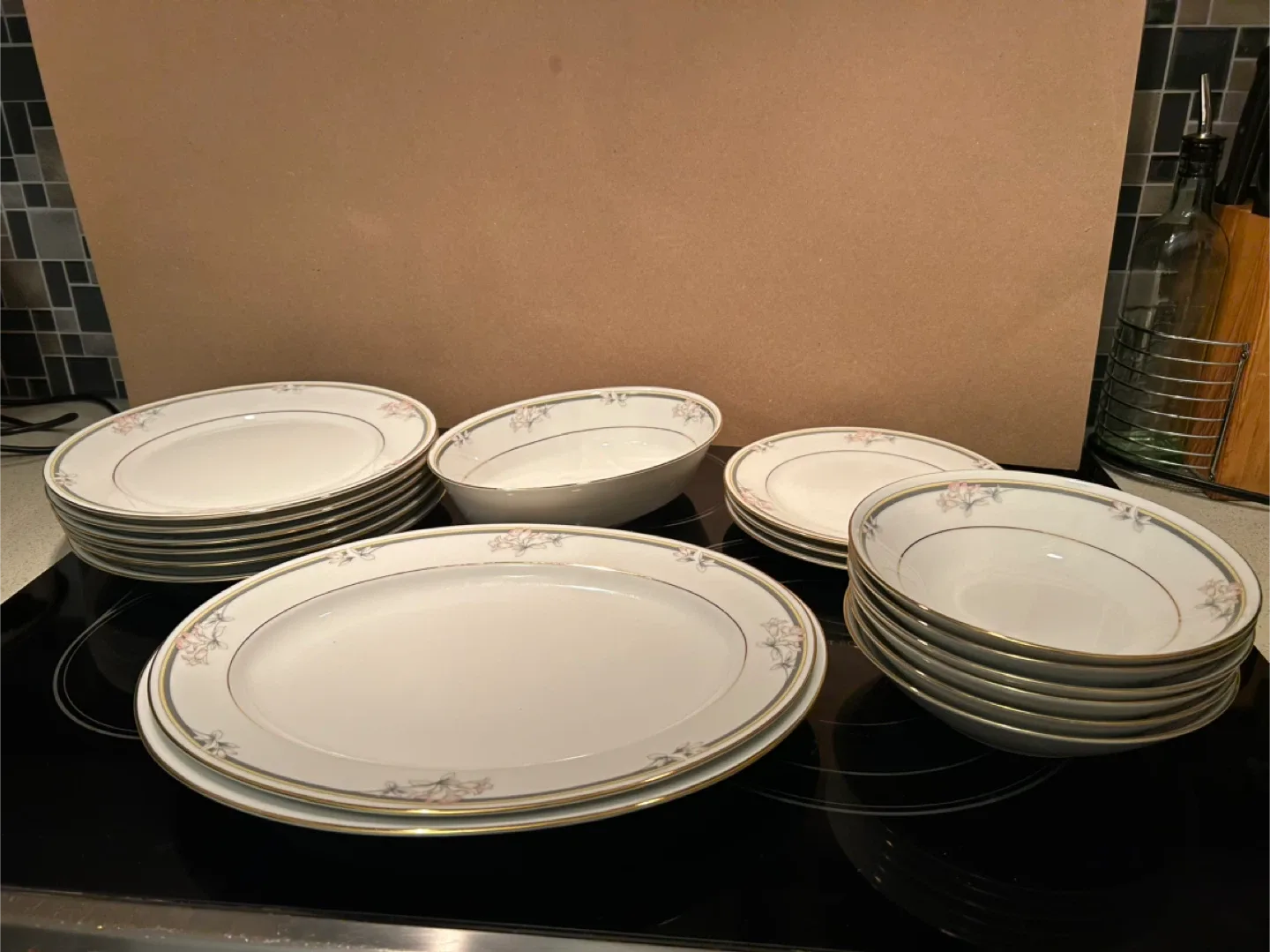 Dishes Set
