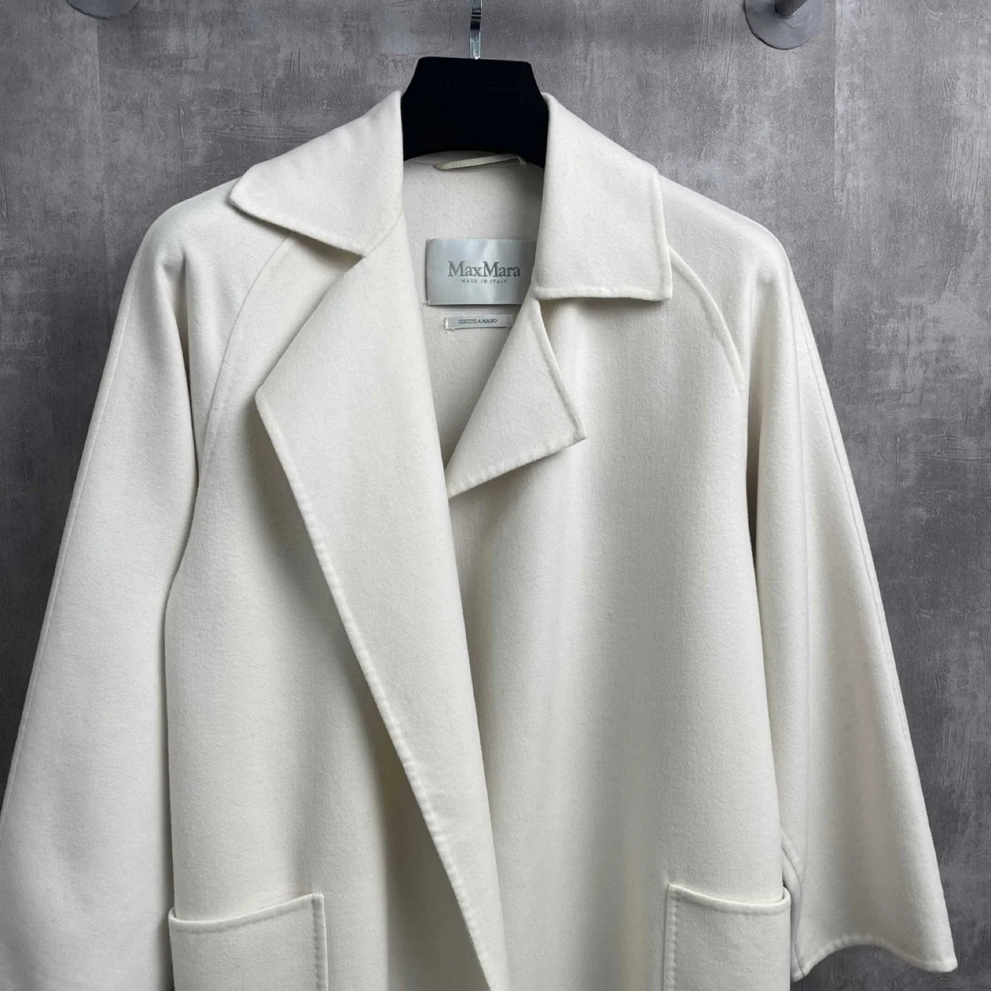 Max Mara Cream Coat image indicator(2)