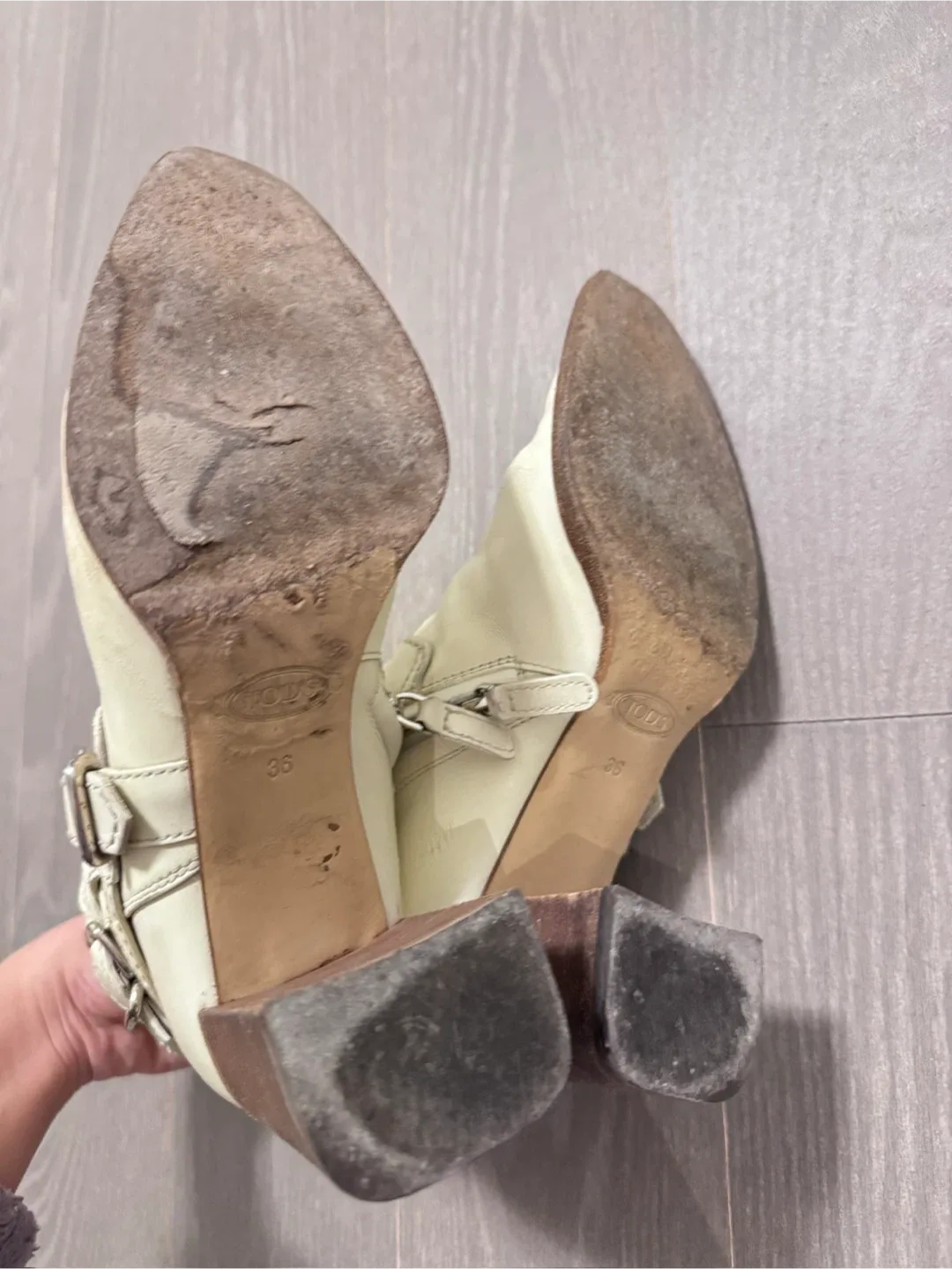 Tod's Cream Leather Ankle Boots - Size 36 image indicator(6)