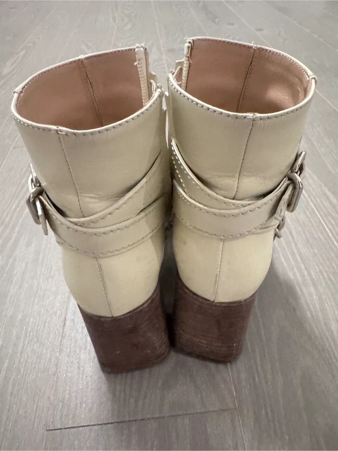 Tod's Cream Leather Ankle Boots - Size 36 image indicator(4)