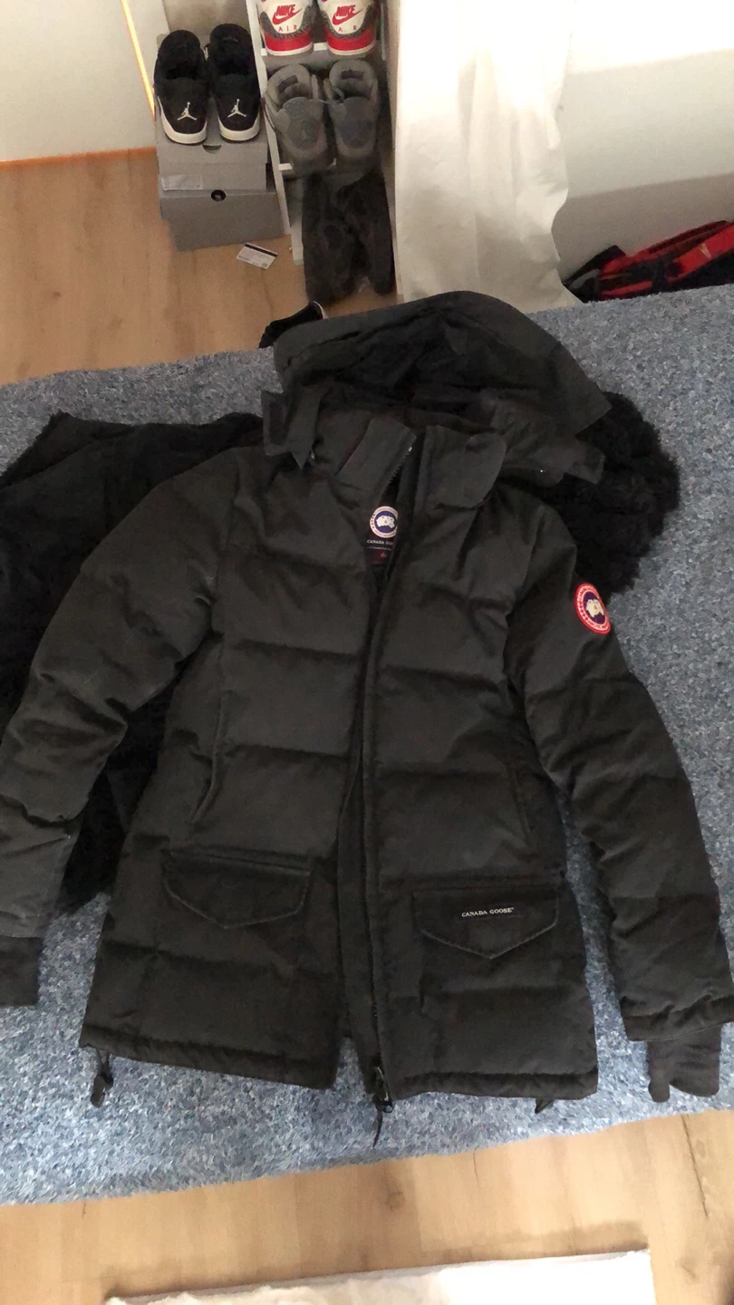 Canada Goose Parka - Size S - photo 3
