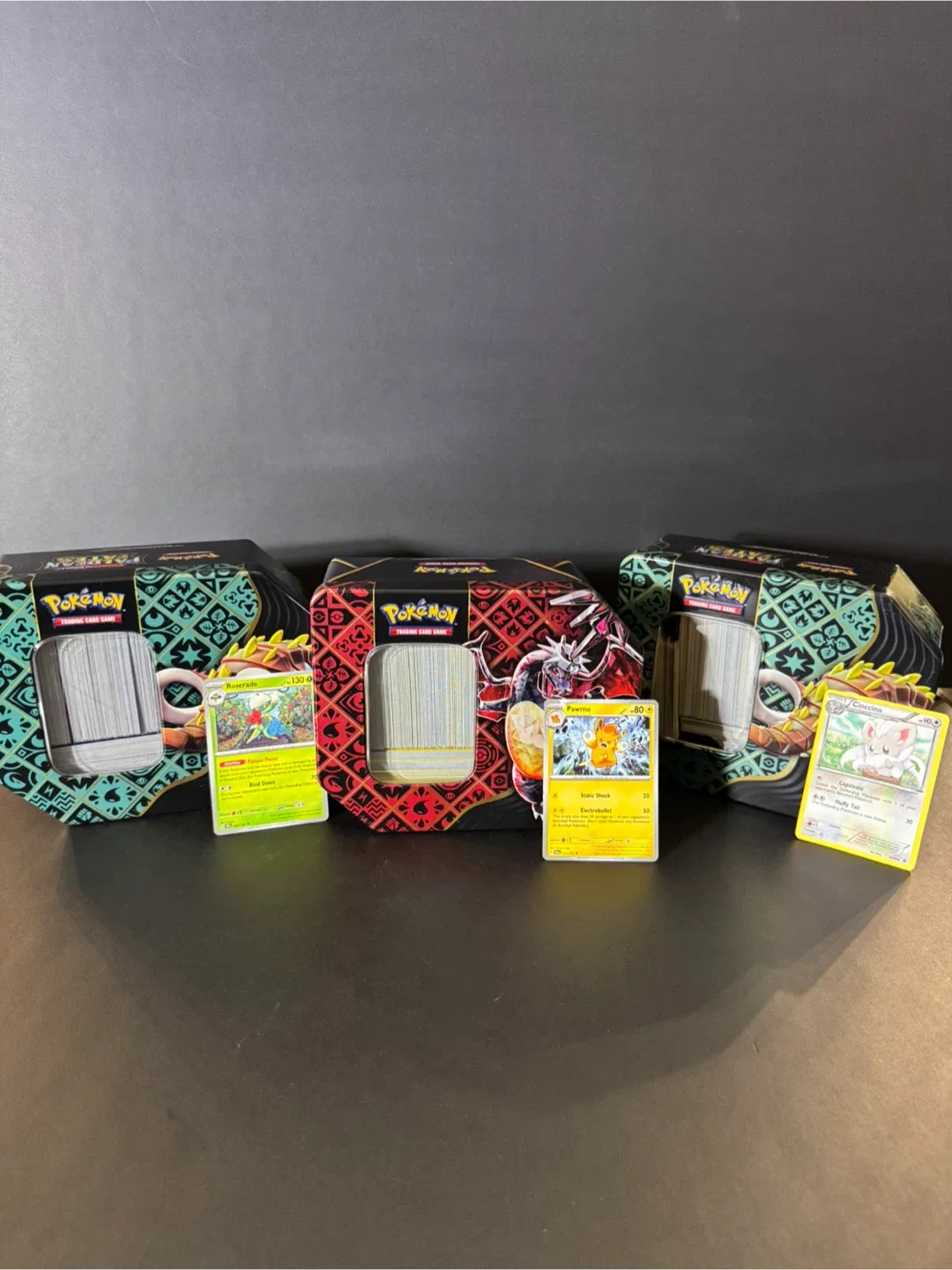 Pokémon Trading Card Game Tins image indicator(3)