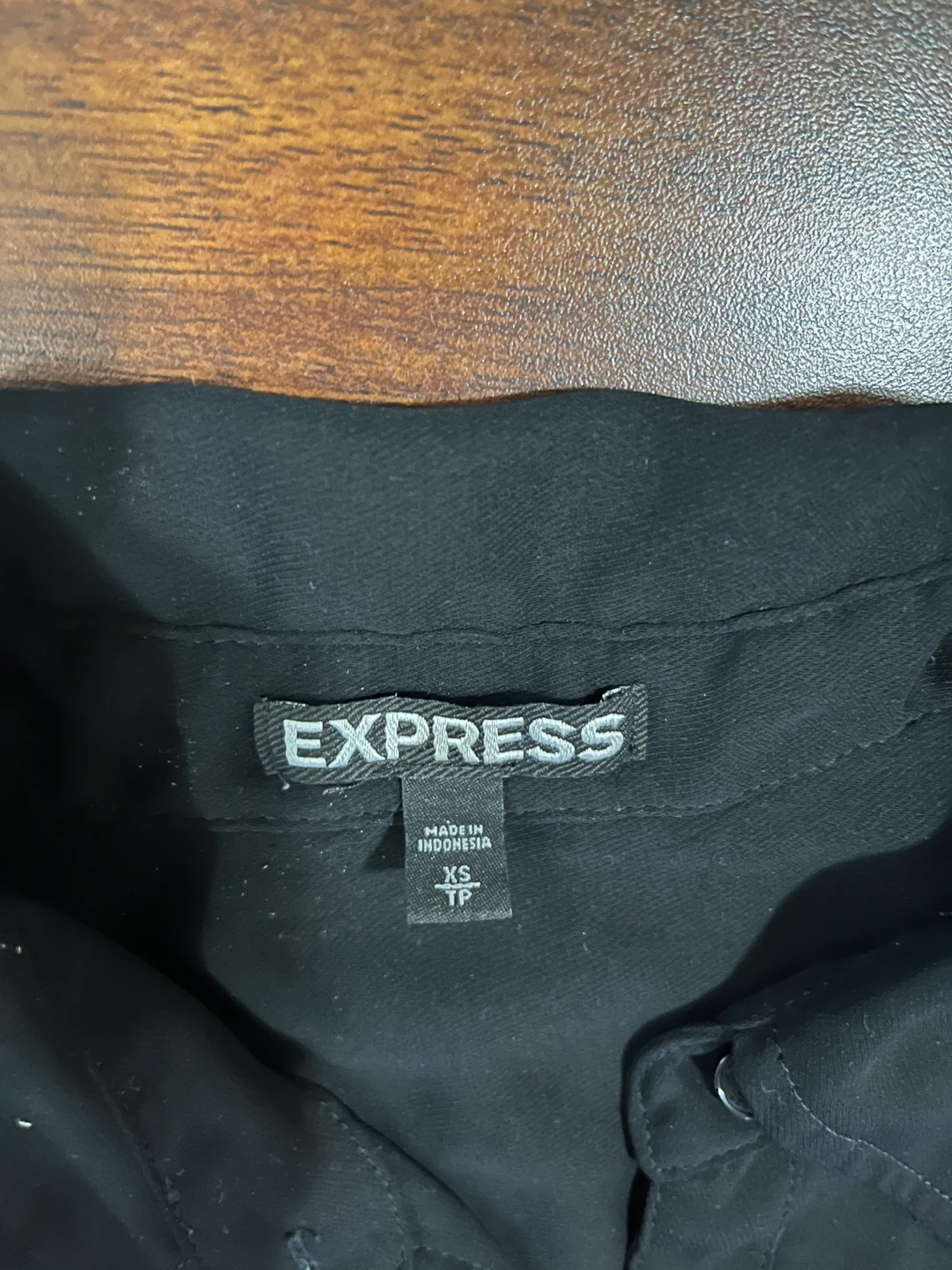Express women’s extra small blouse, sleeveless button down black - photo 2