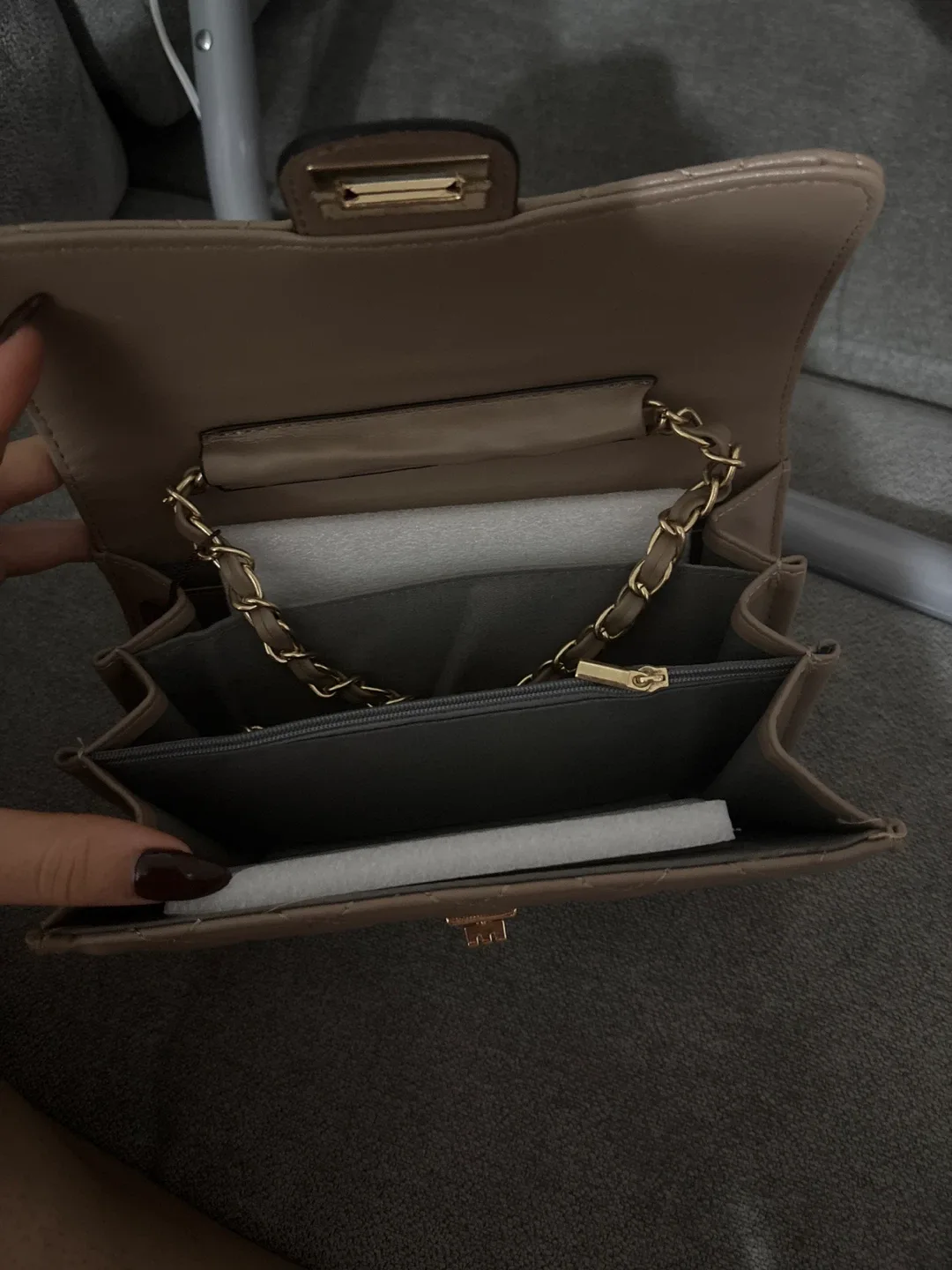 Leather Wallet on Chain image indicator(2)