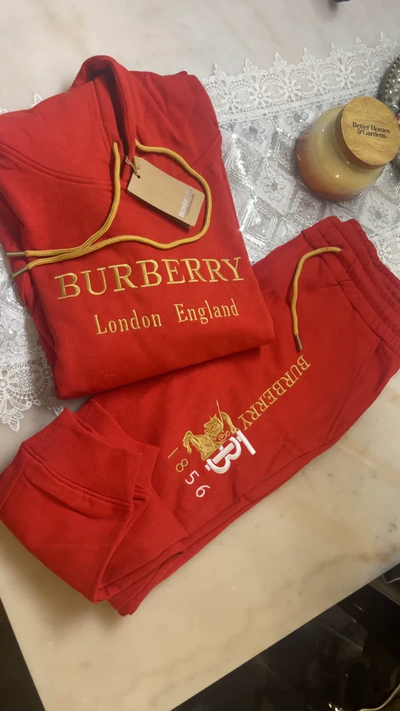 Burberry London England Slim Fit Red Hoodie & Sweatpants Set image indicator(5)