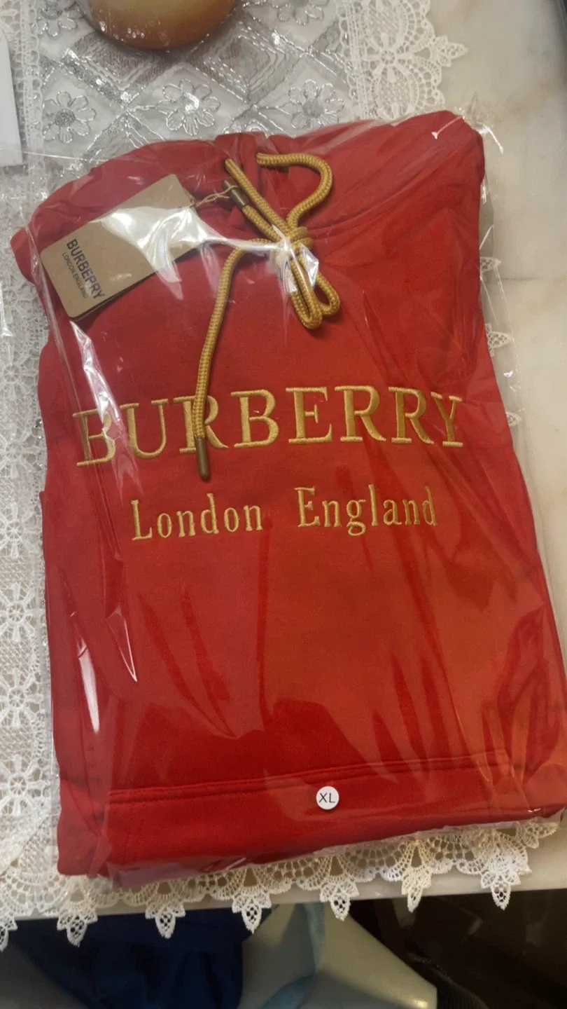 Burberry London England Slim Fit Red Hoodie & Sweatpants Set image indicator(6)