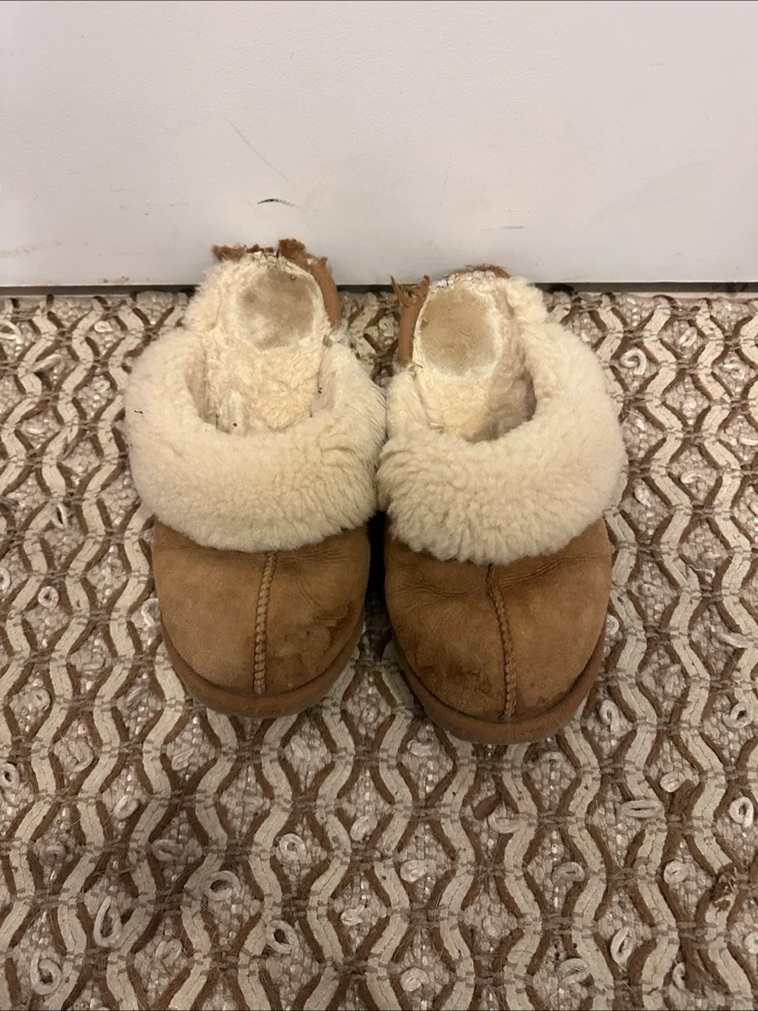UGG dupe Women's Slippers Size 7