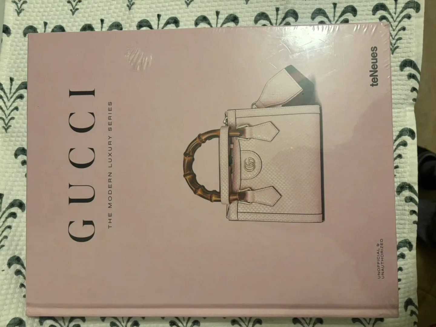 Gucci: The Modern Luxury Series Book