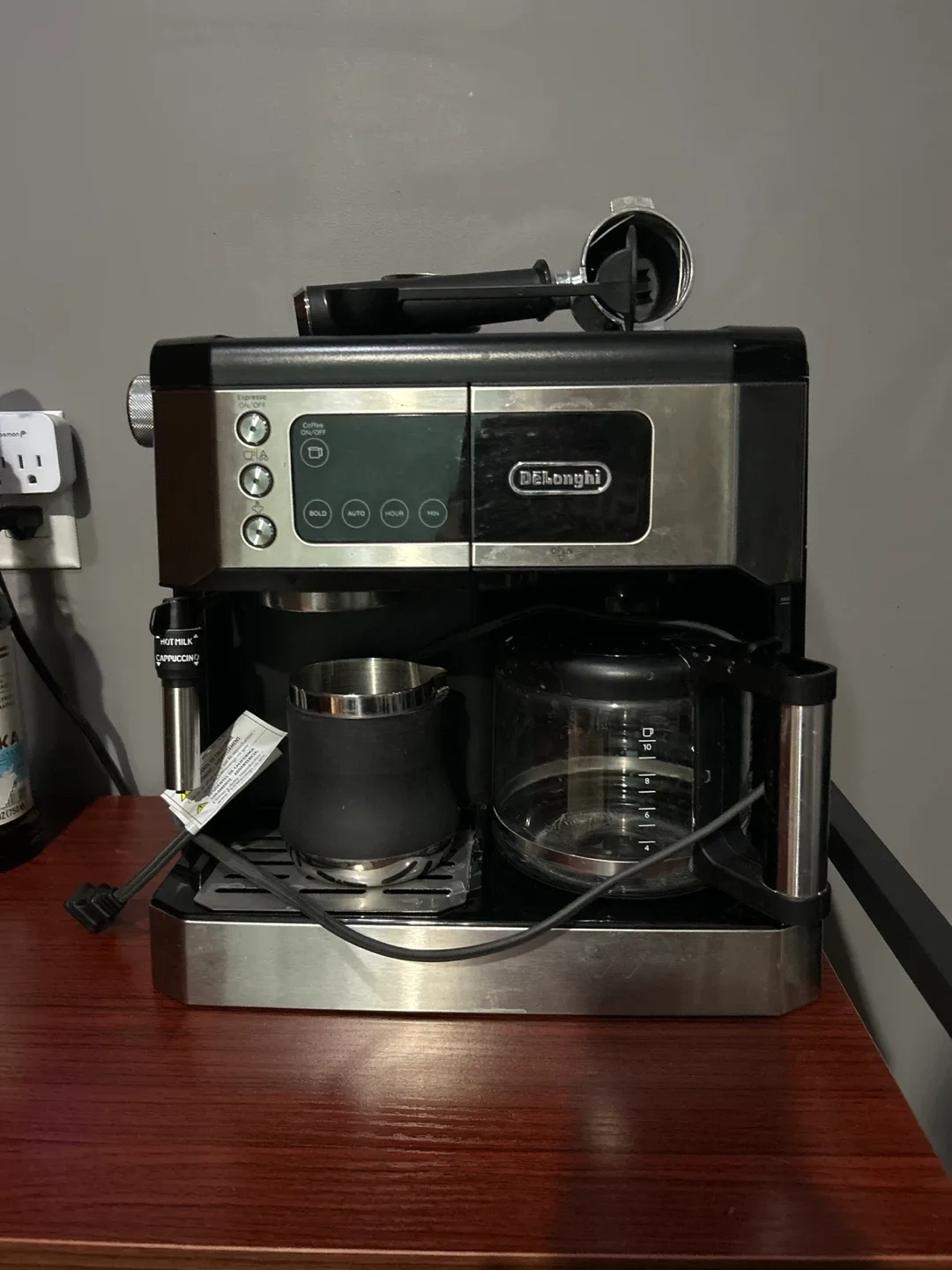 DeLonghi Espresso Machine - Like New!