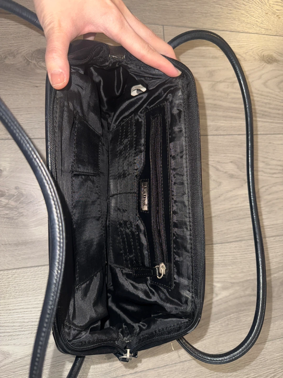 La Diva Black Handbag - photo 2